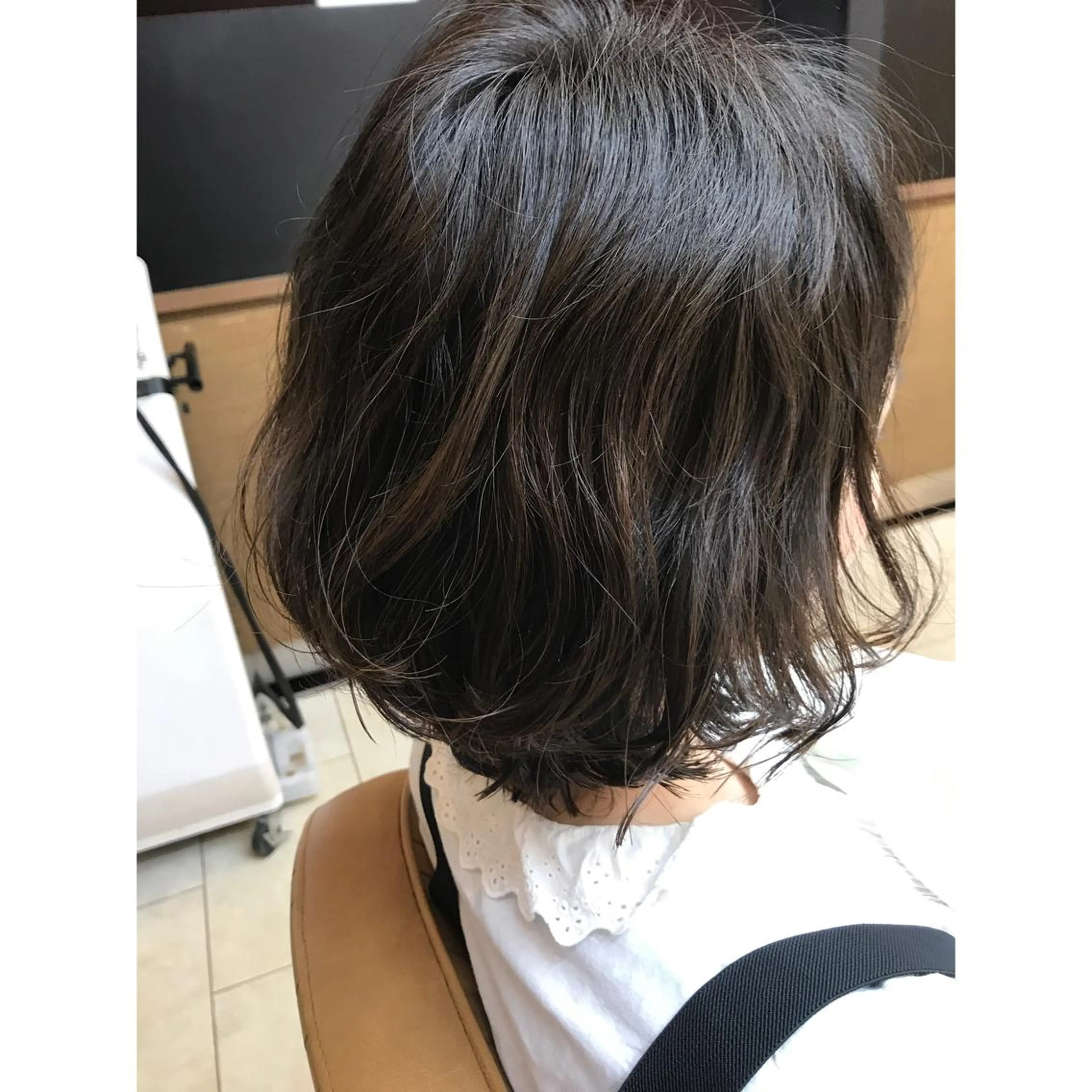 ミディアム パーマ ミディアムパーマ 坂西 春果のマツエク・マツパデザイン