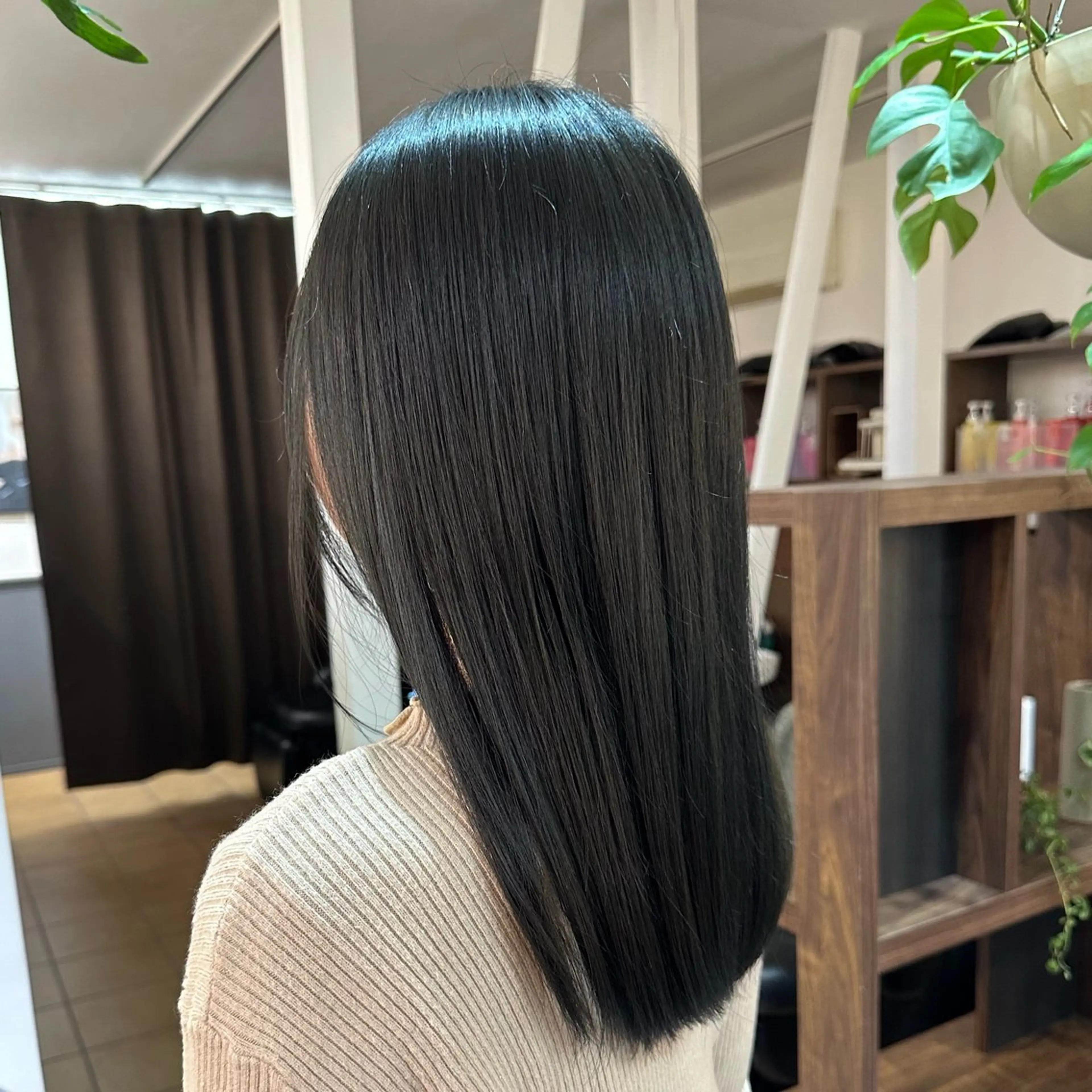 セミロング Yura ユラのヘアスタイル