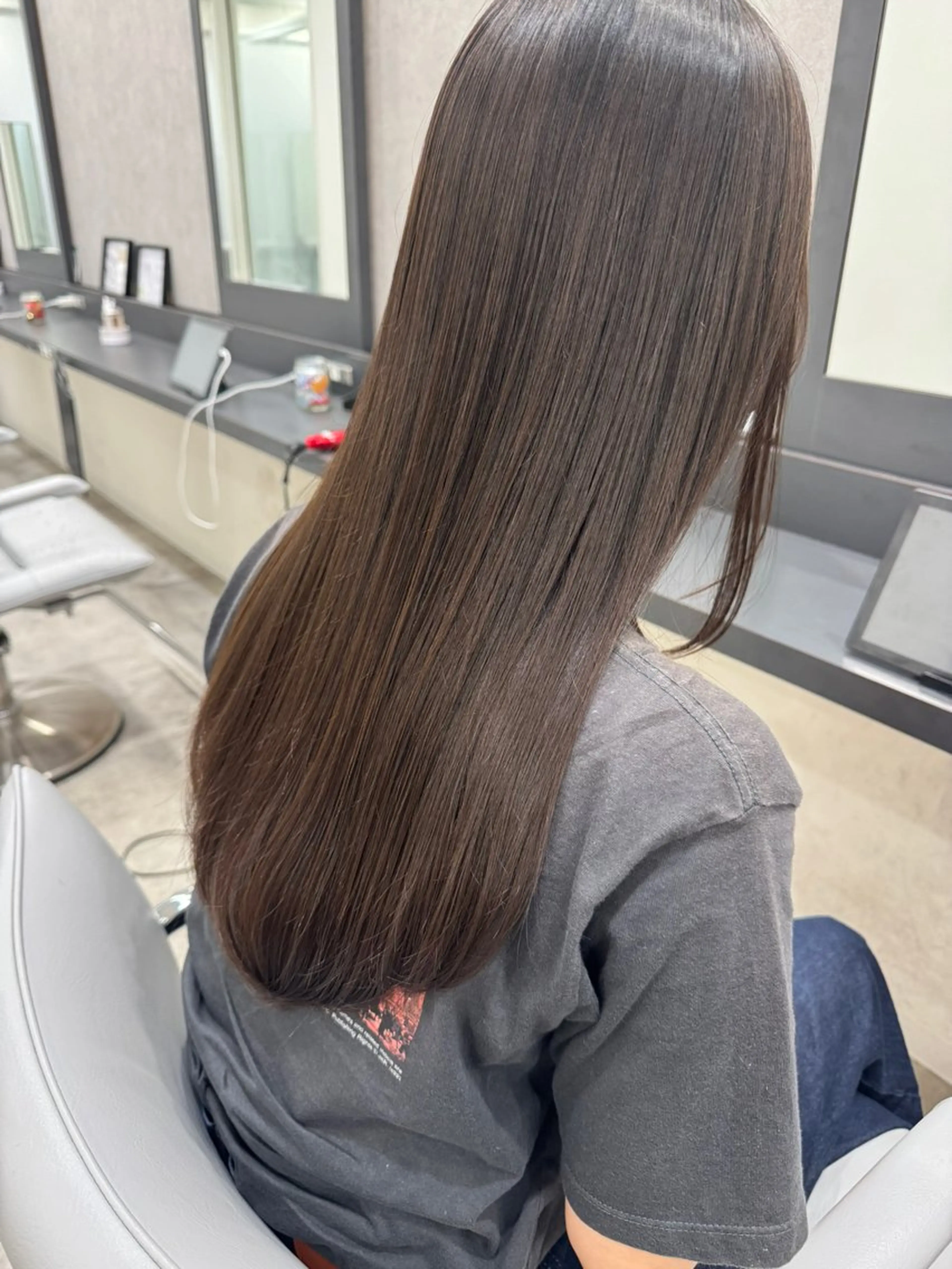 セミロング カット トリートメント RAISE by_WHITEのヘアスタイル