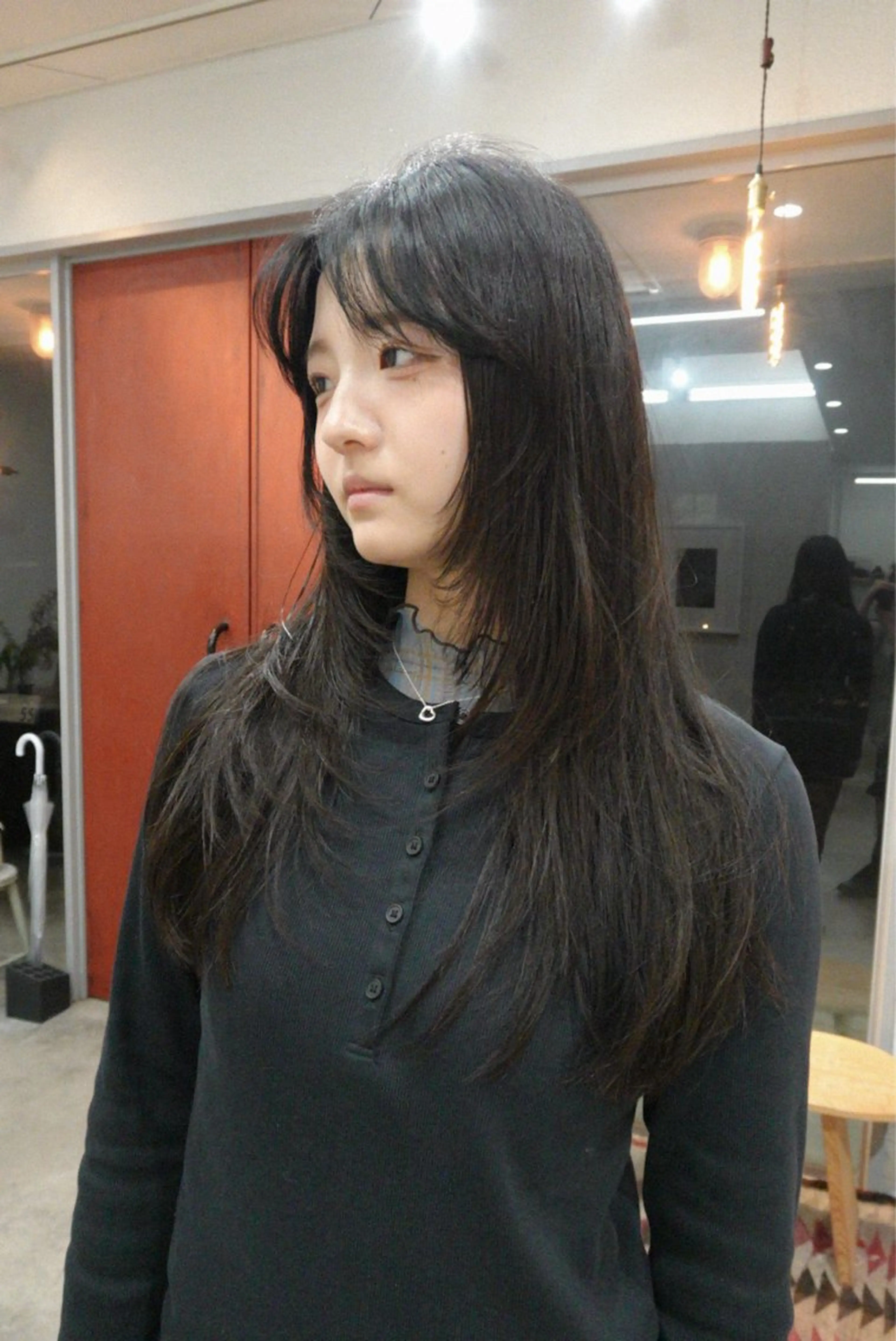 ロング 長谷 若奈のヘアスタイル