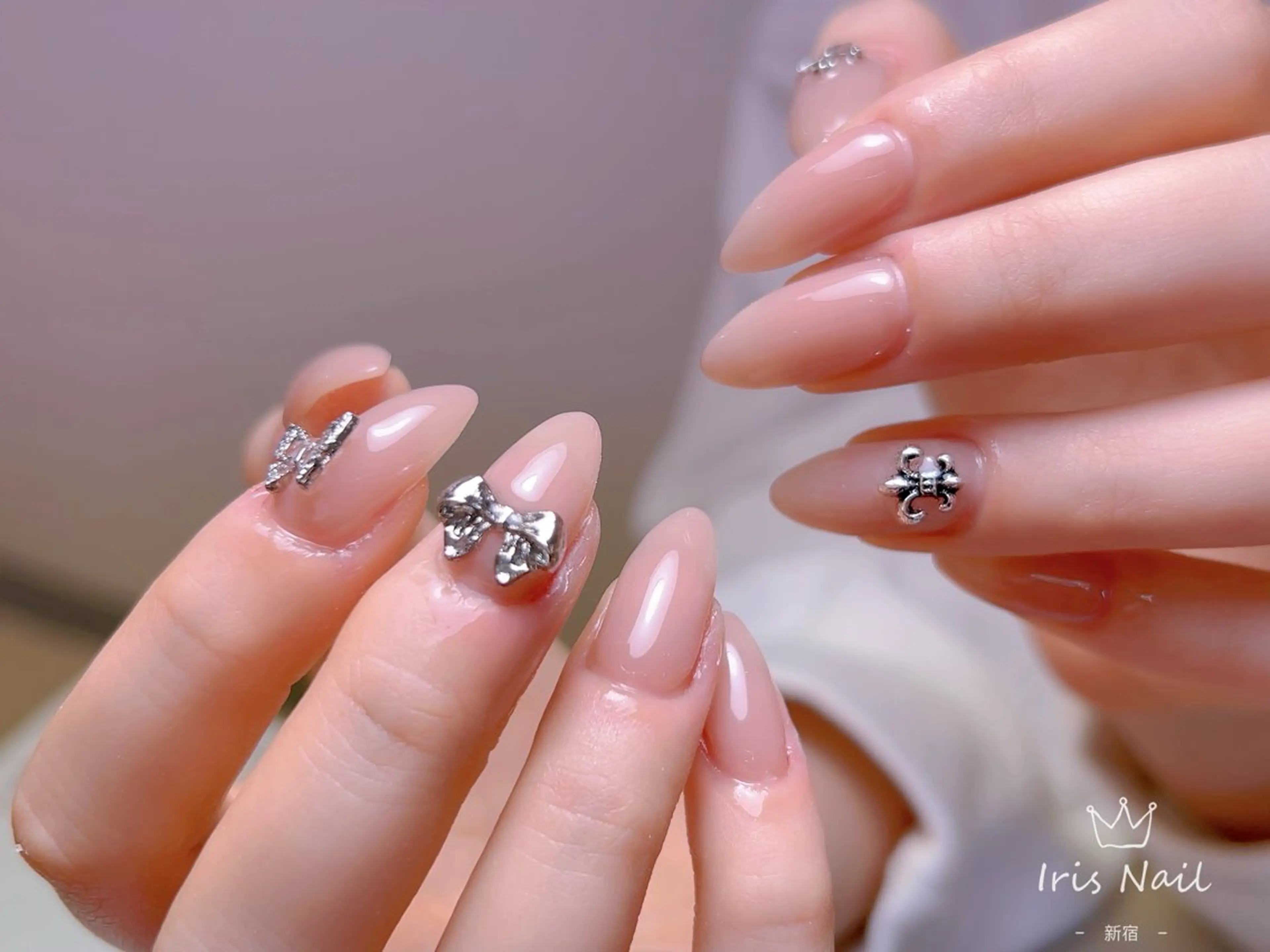 ネイル フレンチネイル ジェルネイル グラデーション 韓国ネイル マグネットネイル ハンドネイル 【長さ出し】 IRIS NAILのネイルデザイン