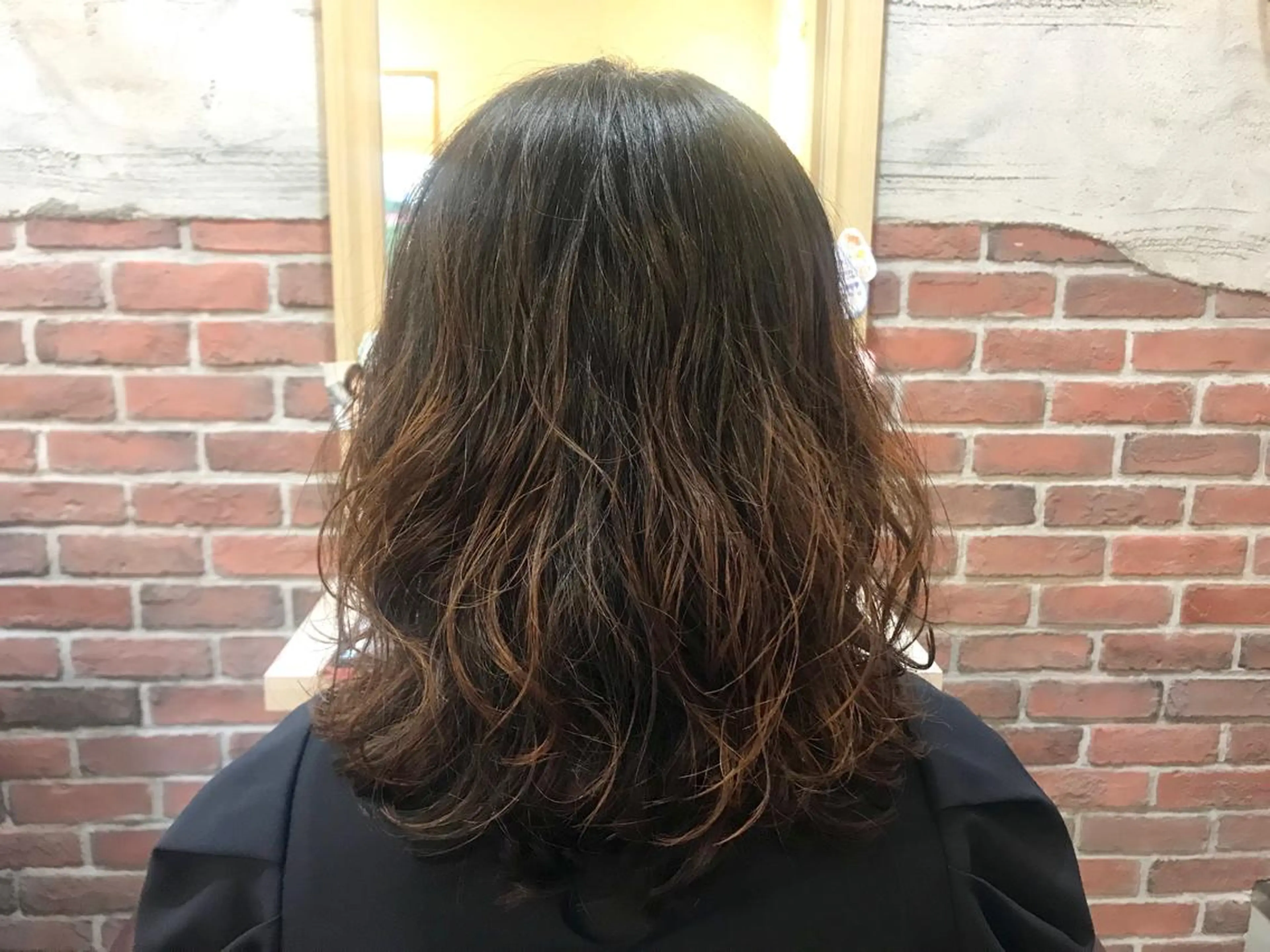 ミディアム パーマ ミディアムパーマ くせ毛 レイヤーカット/ 根本瑠実のヘアスタイル
