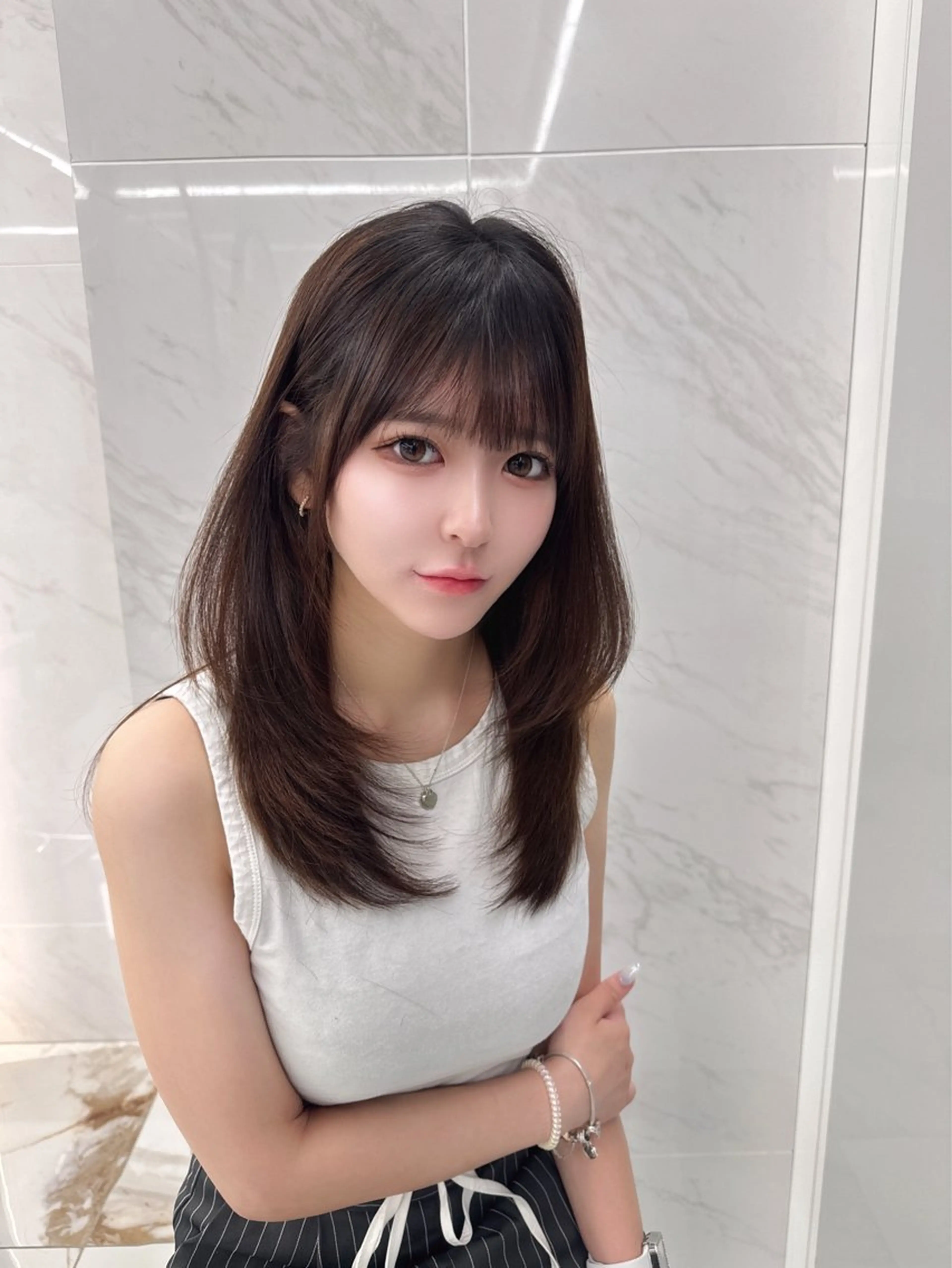 セミロング のり🐼顔まわり/ 韓国/レイヤーカットのヘアスタイル