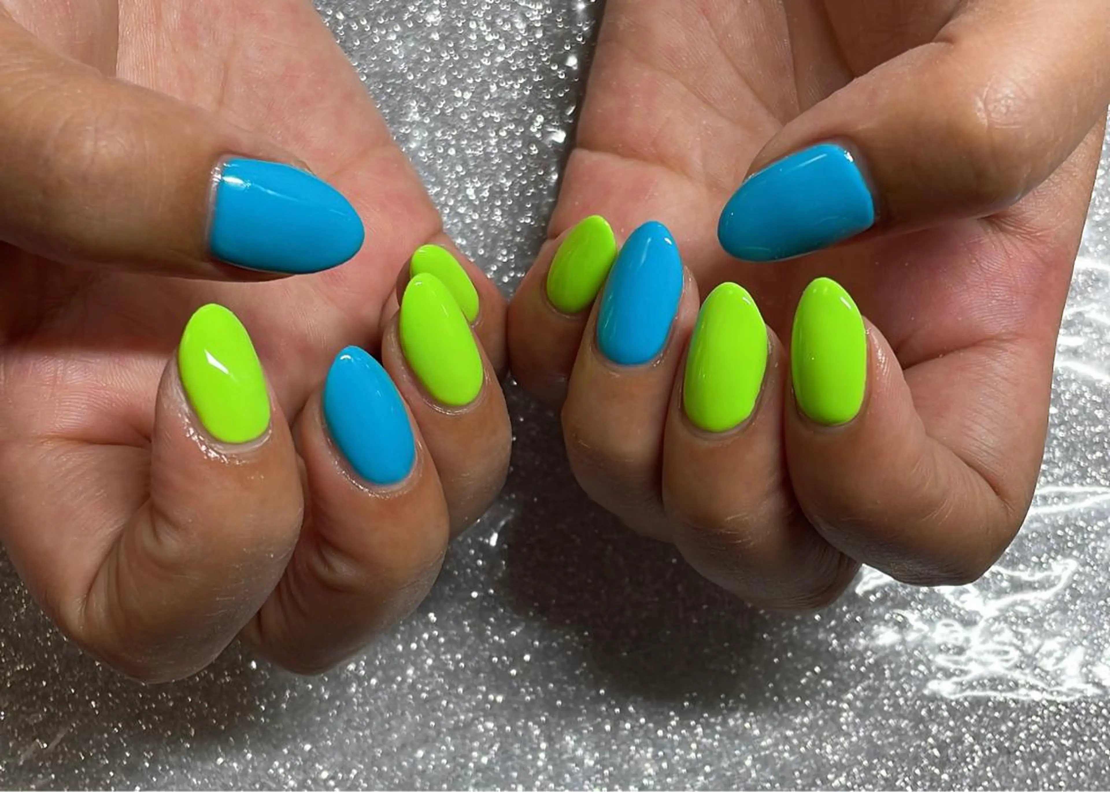 ネイル ハンドネイル VIERU 🌈🎀💖のネイルデザイン