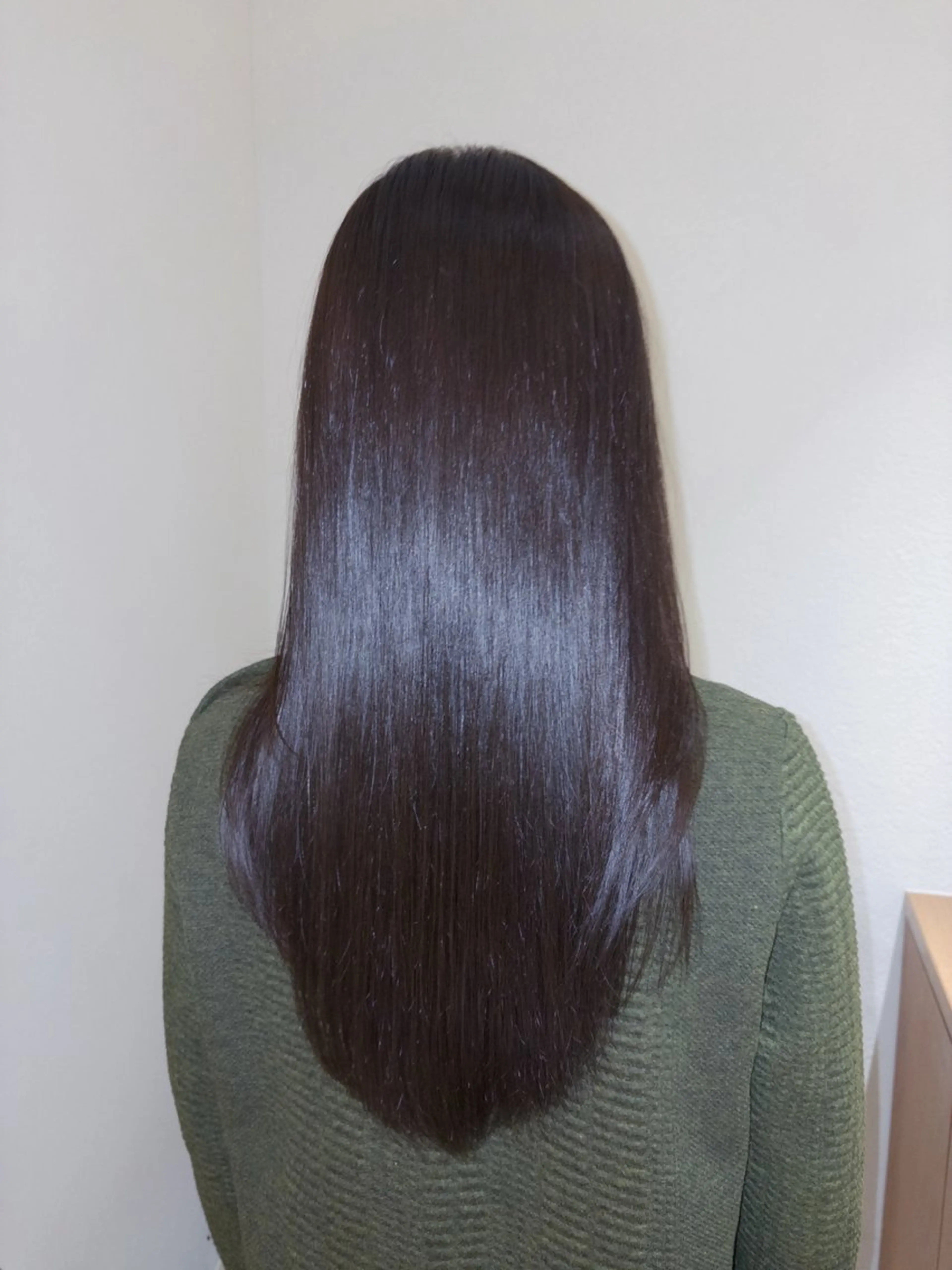 セミロング カラー yiye shioriのヘアスタイル