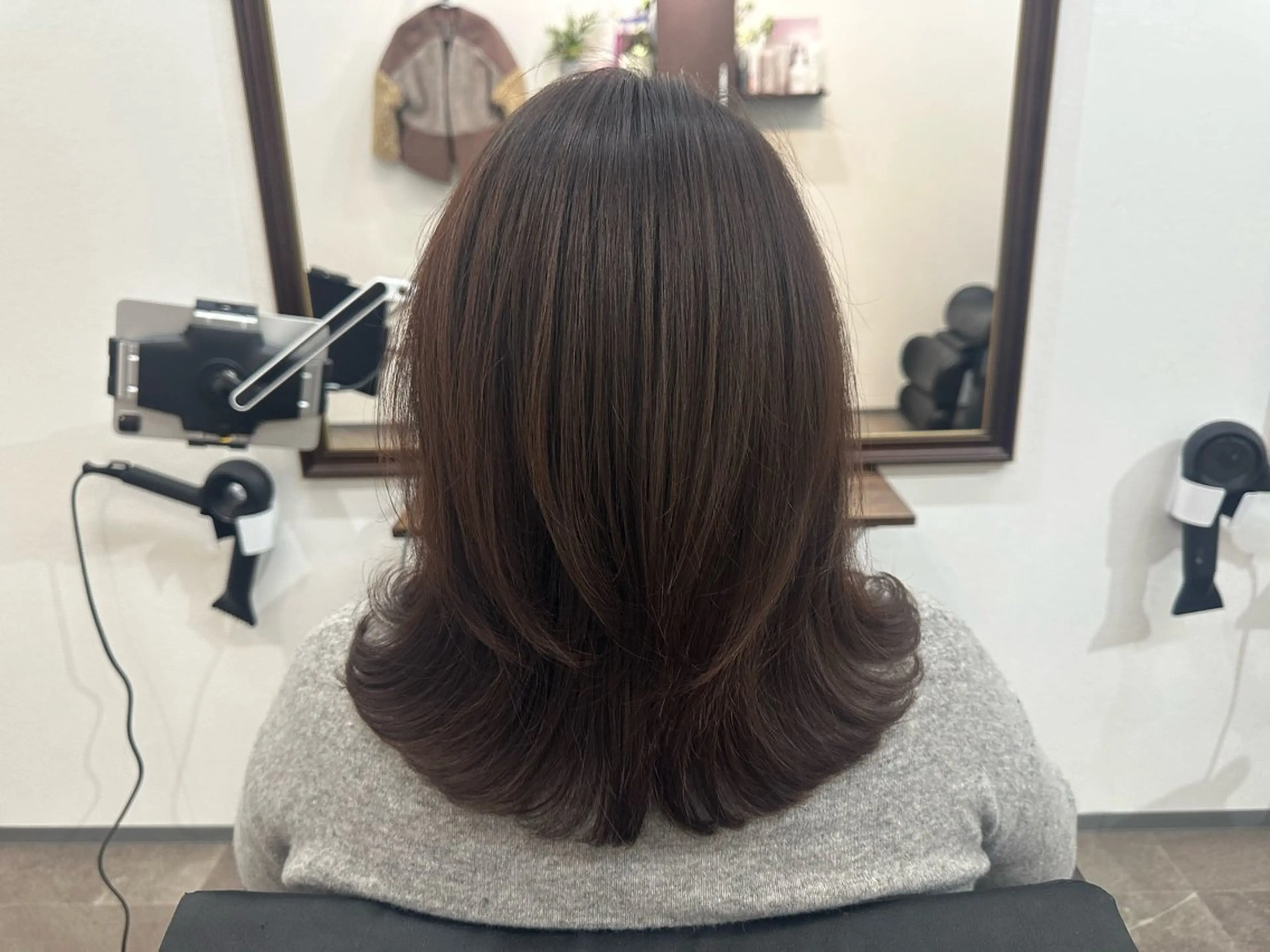 セミロング kawakita yoshinoriのヘアスタイル