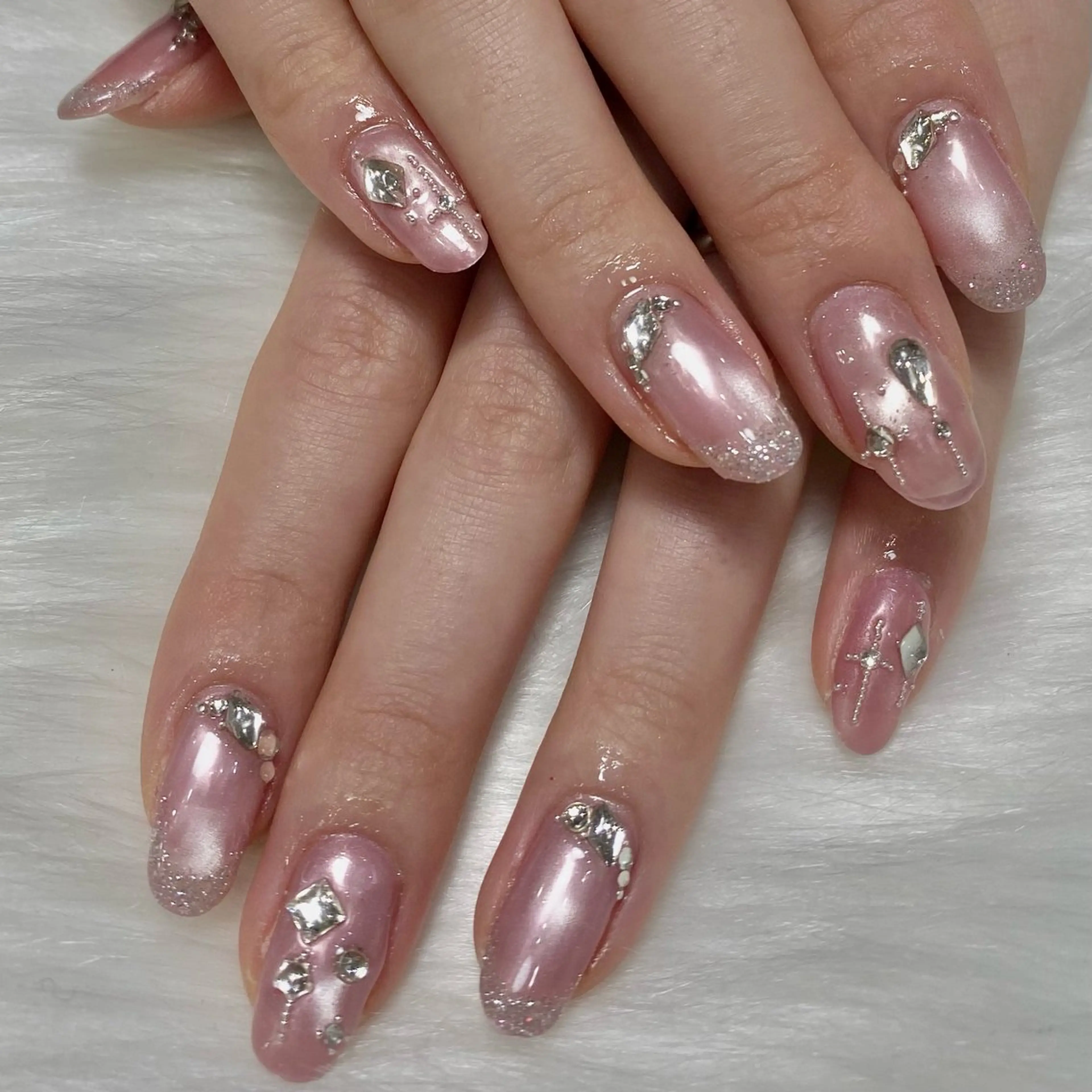 ネイル キラキラネイル ミラーネイル ワンホンネイル Roi〈ロワ〉 Reikaのネイルデザイン