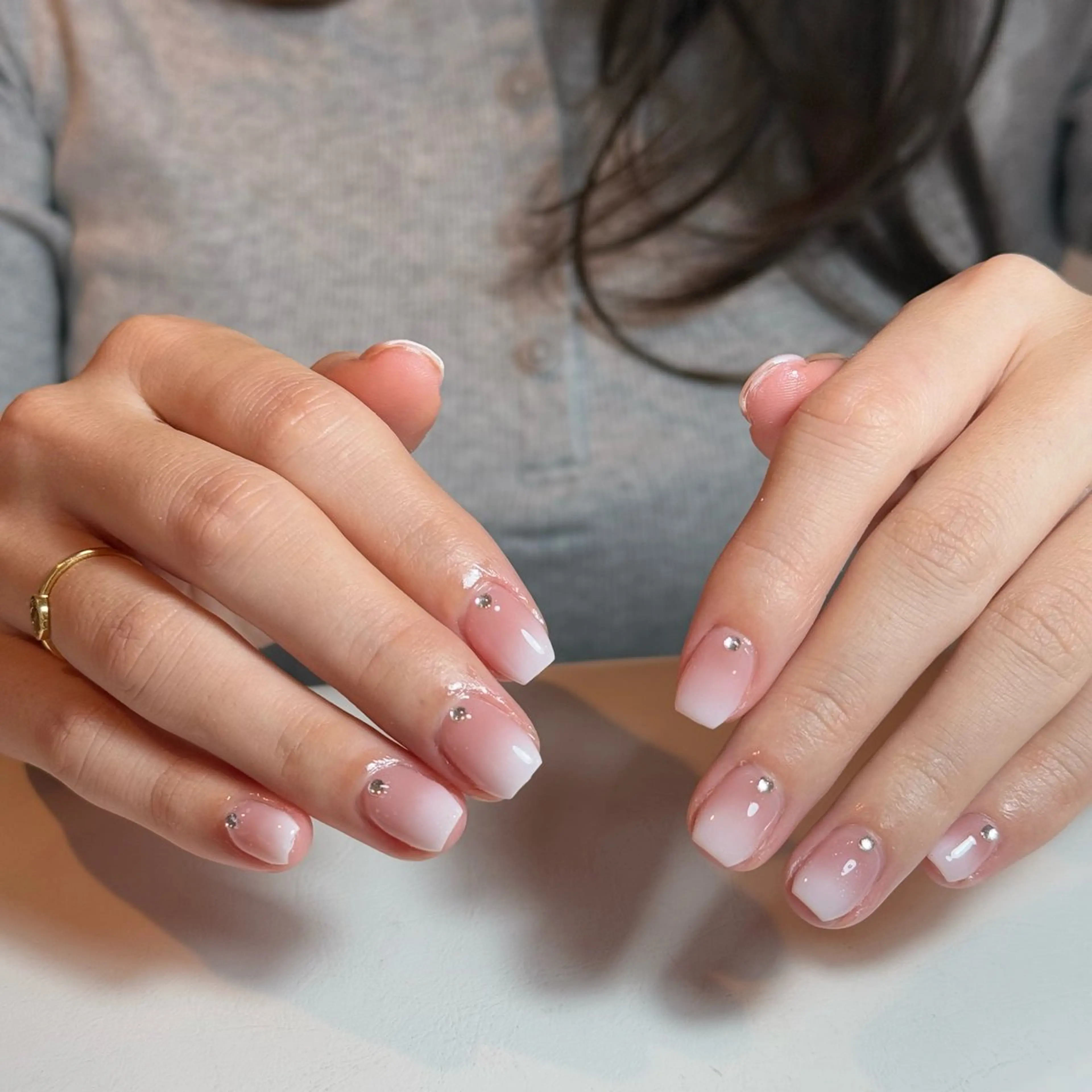 ネイル チークネイル フレンチネイル グラデーション キラキラネイル 韓国ネイル ハンドネイル Risa_ Nailのネイルデザイン