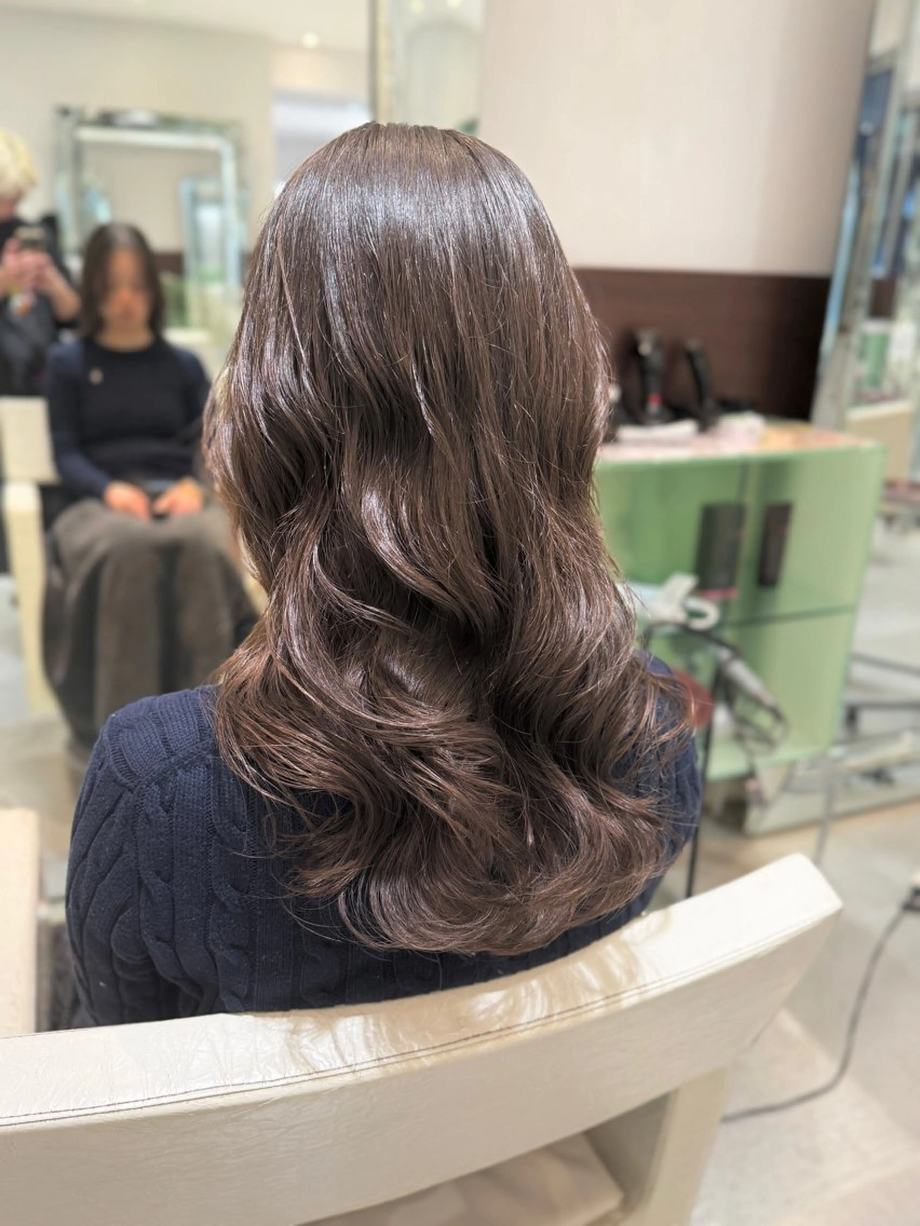 ロング パーマ カット パーマ トリートメント コテ巻き風パーマ/ デジタルパーマのヘアスタイル