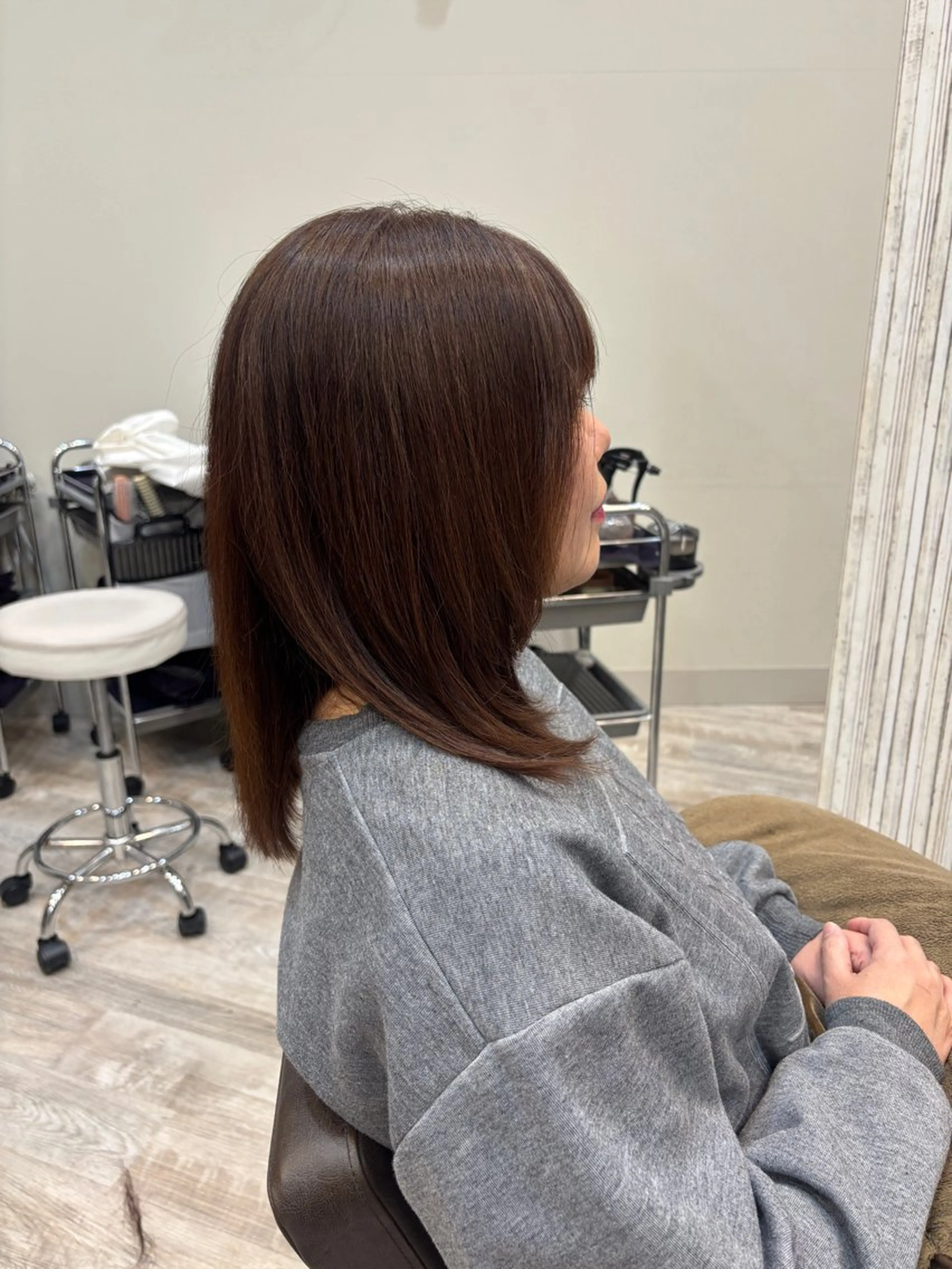 ミディアム 顔まわりレイヤー レイヤーカット カット 加藤 優子のヘアスタイル