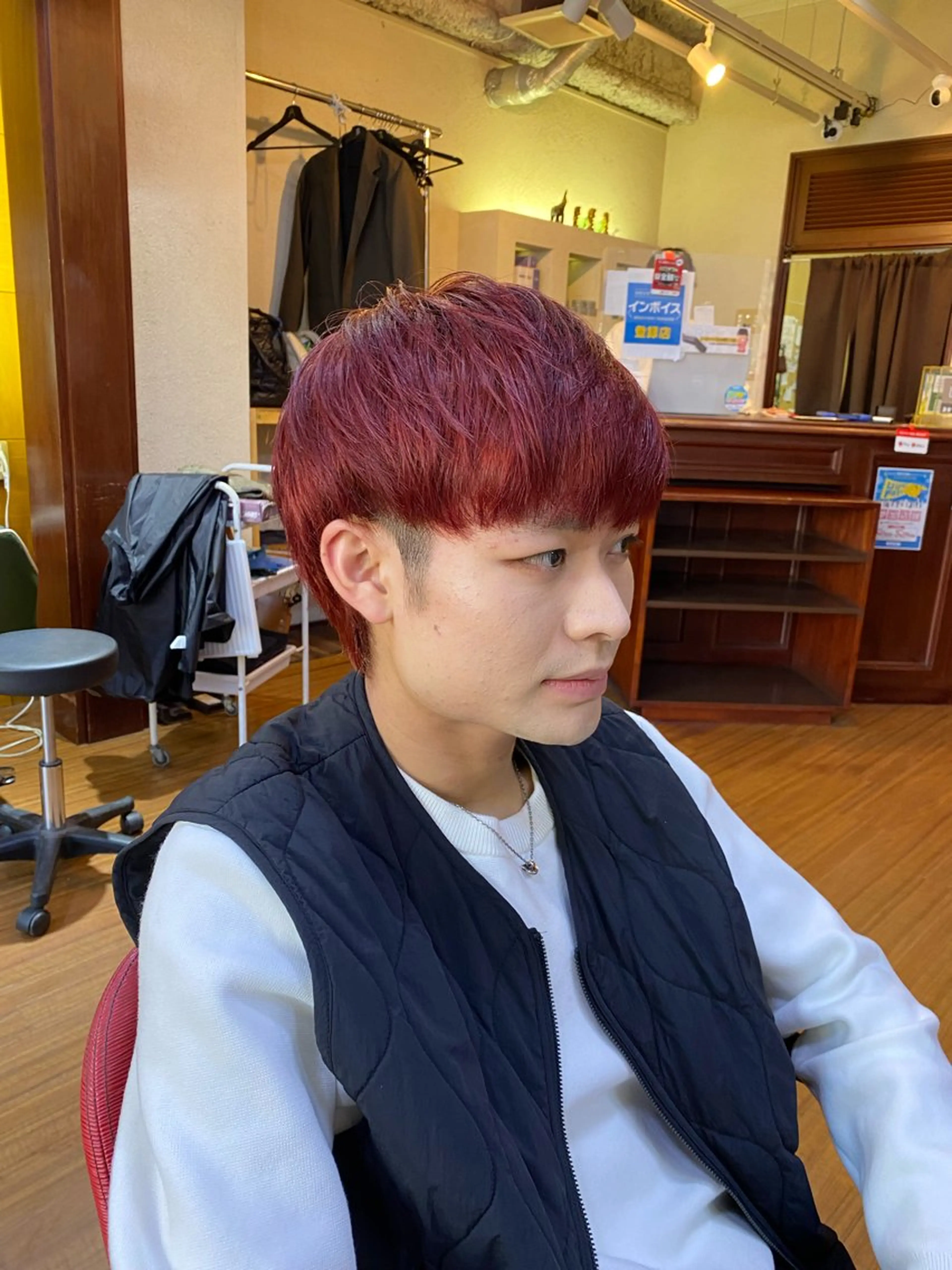 ミディアム カラー メンズ レッドカラー メンズ特化 岸本 阪急六甲サロンドロイのヘアスタイル