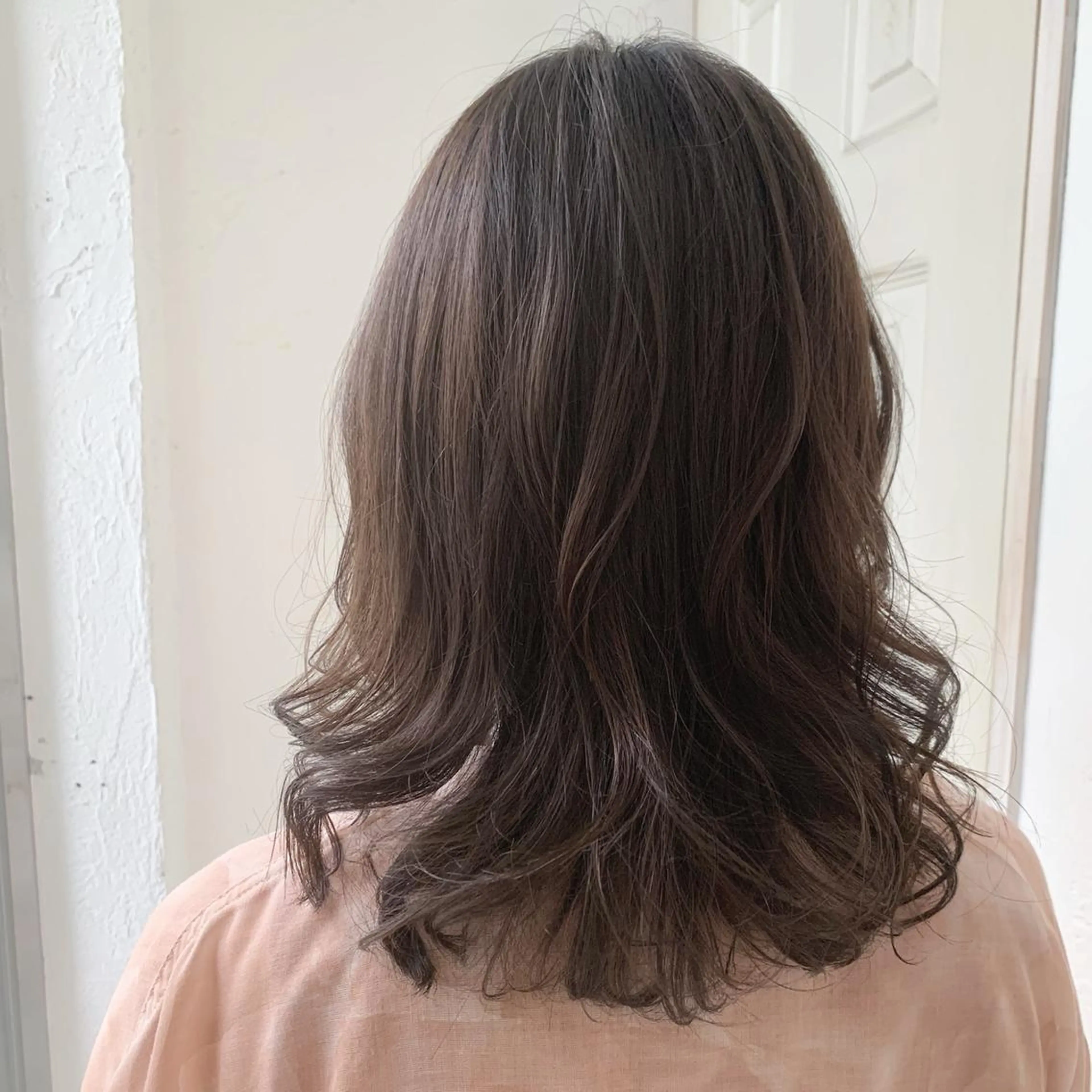 セミロング カラー カット ヘアカラー fio マナミのヘアスタイル