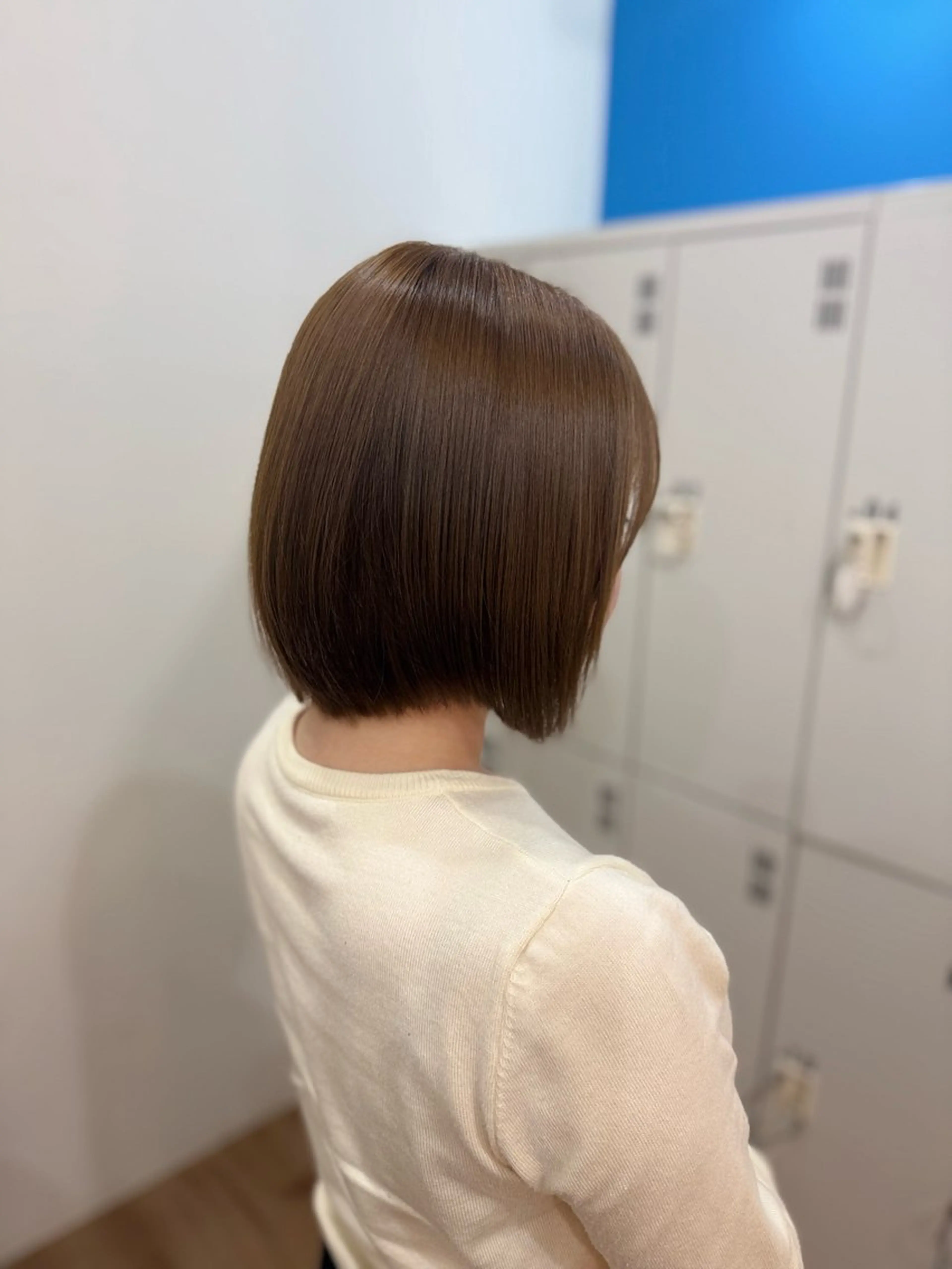 ショート カラー ベージュカラー オリーブベージュ ヘアカラー fenice natsumiのヘアスタイル