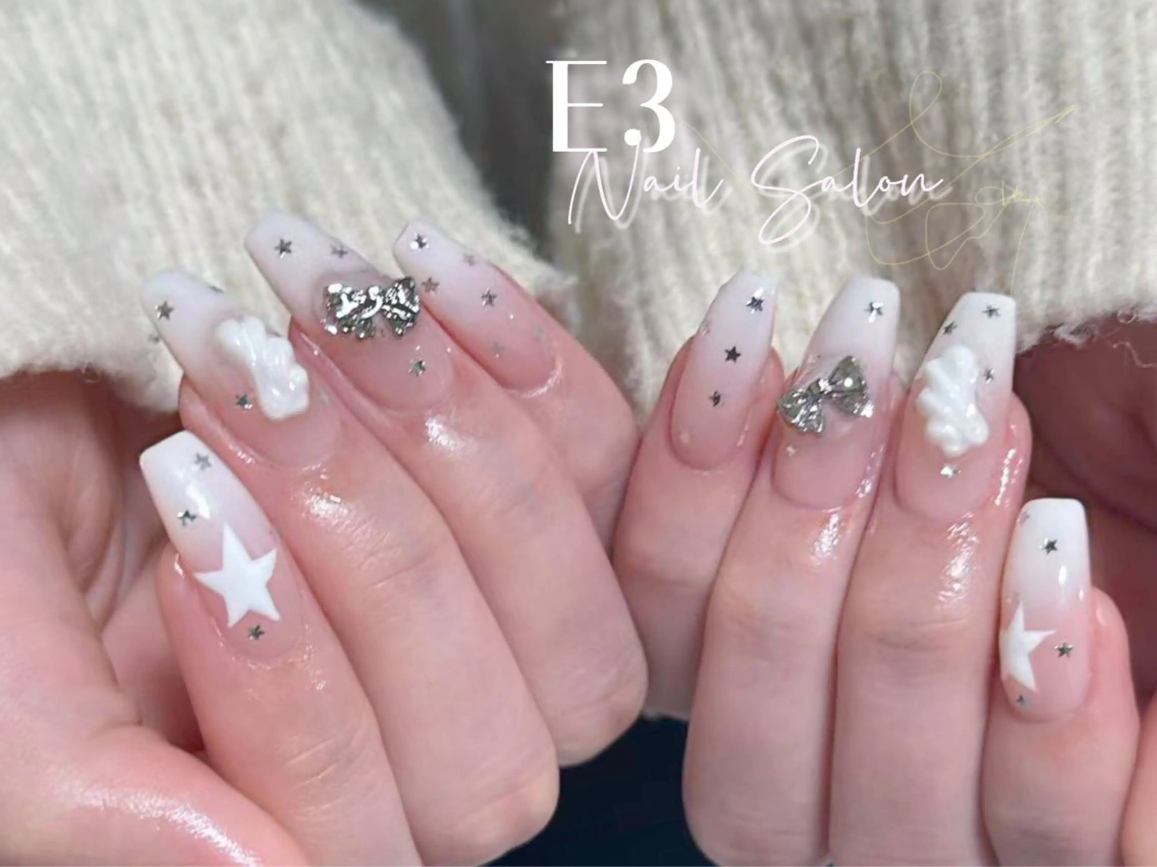 ネイル フレンチネイル ジェルネイル ガラスフレンチ グラデーション キラキラネイル ハンドネイル E3 Nail Salonのネイルデザイン