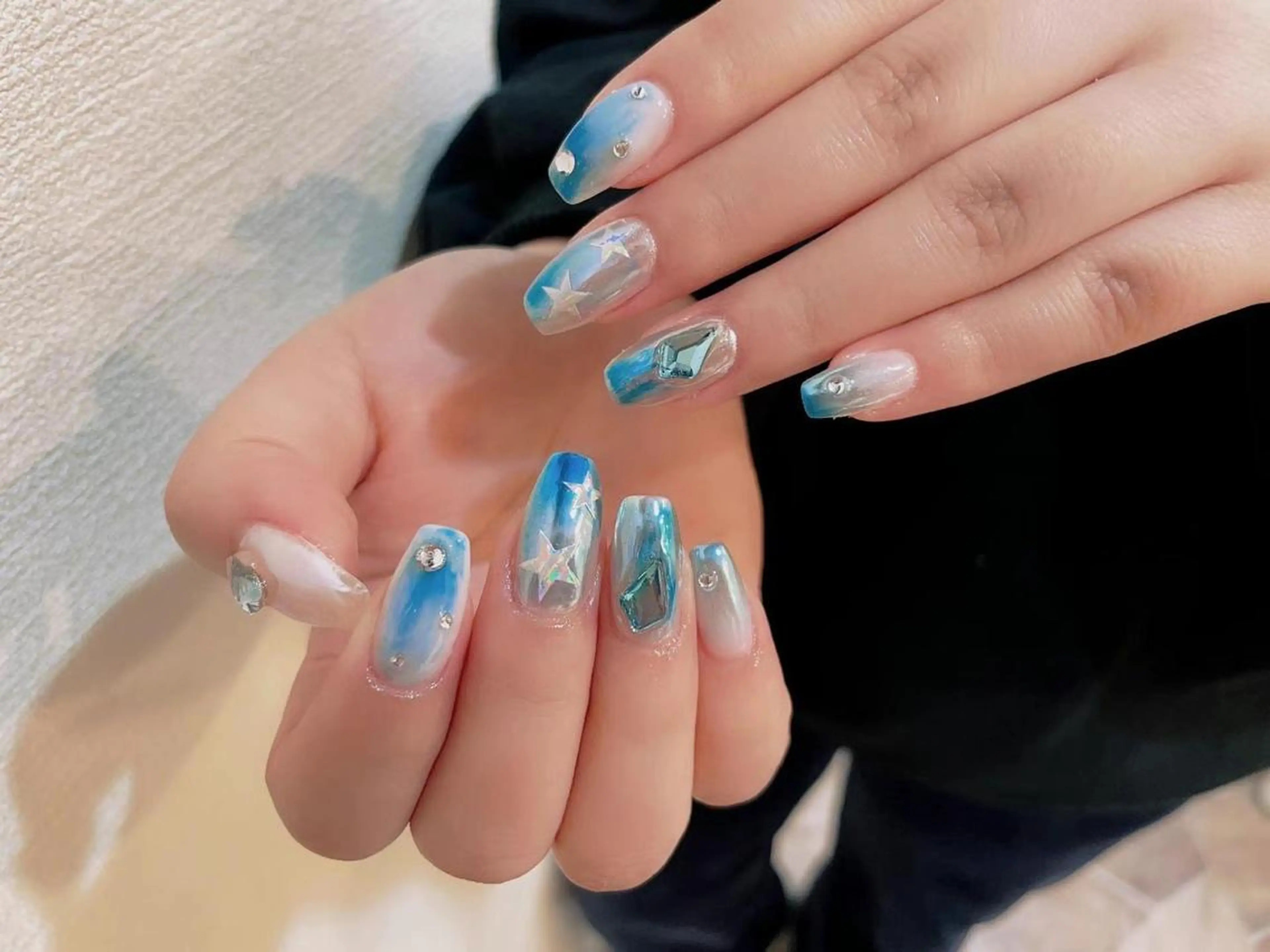 ネイル ブルー ニュアンスネイル シルバー Babarla Nailのネイルデザイン