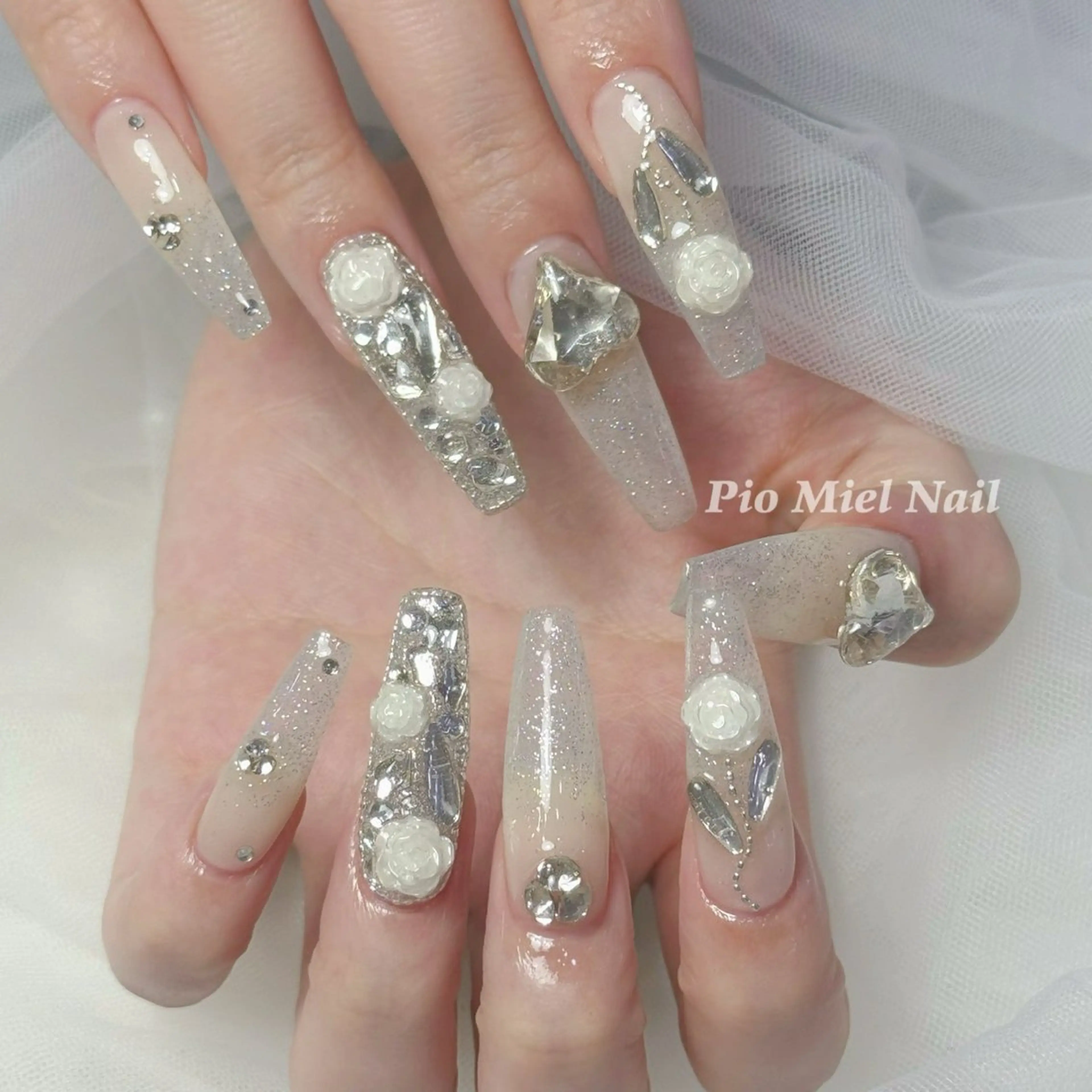 ネイル クリアネイル フラワーネイル マグネットネイル ニュアンスネイル シンプルネイル ハンドネイル momo 長さだしのネイルデザイン