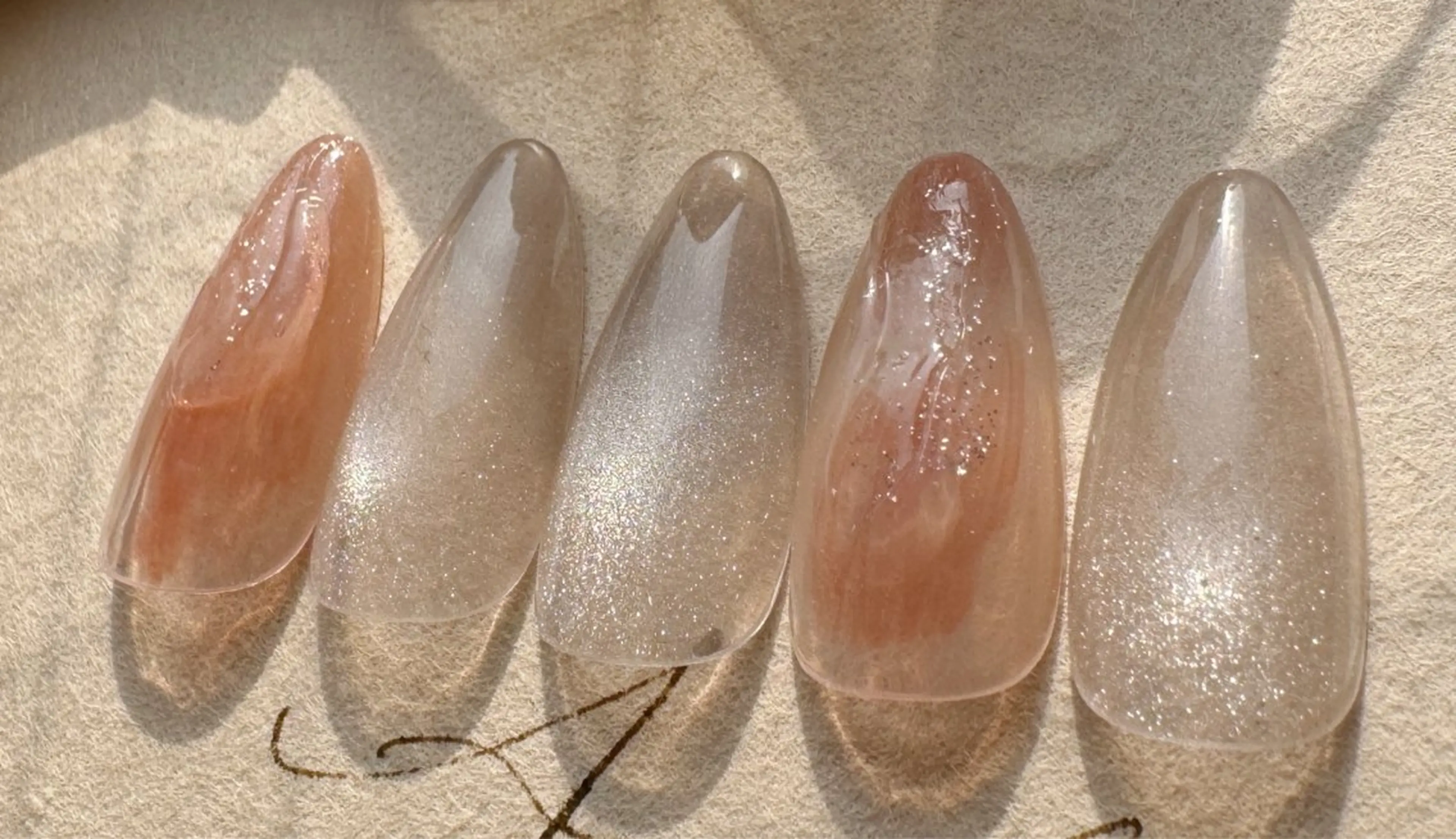 ミディアム Angel Beautyのネイルデザイン