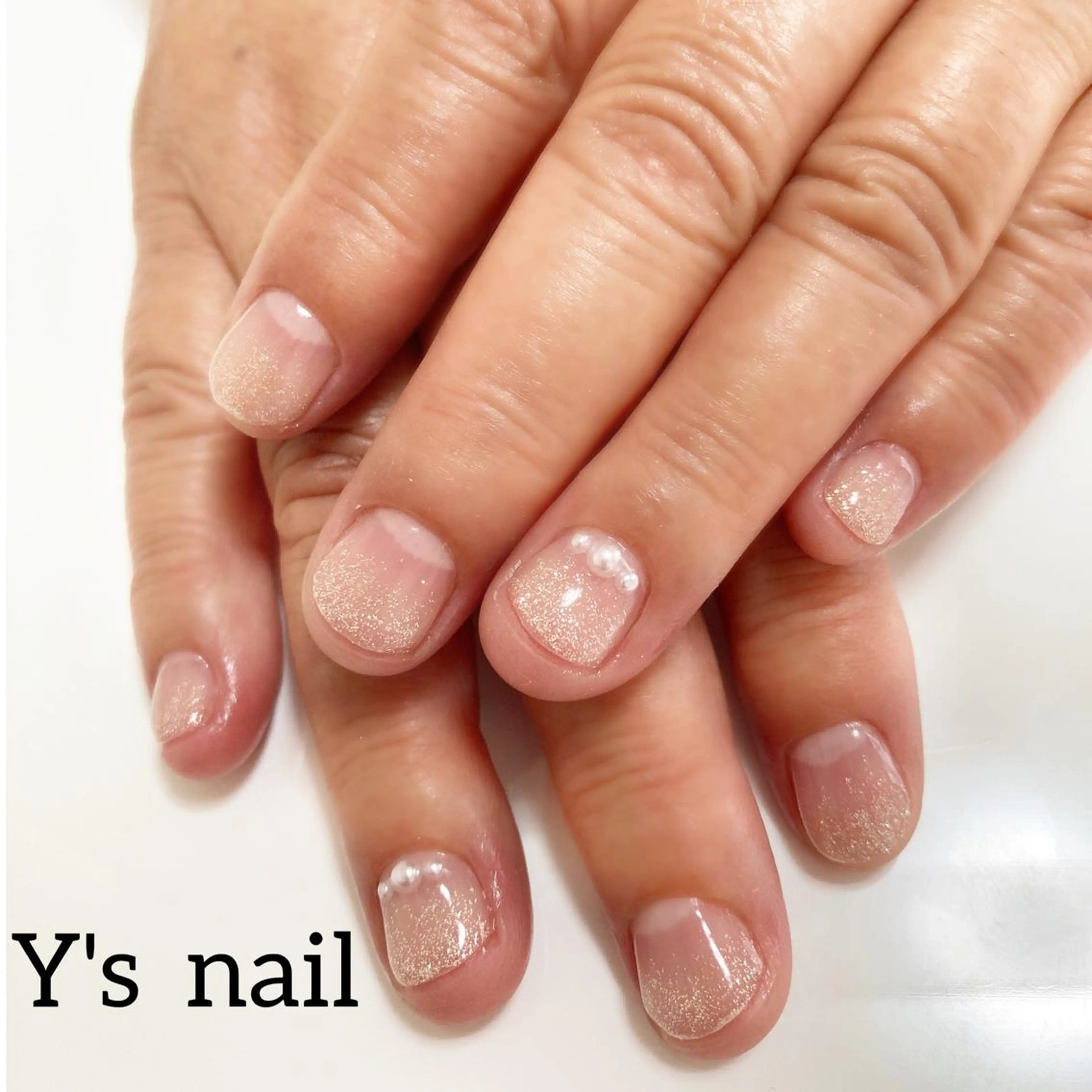 ネイル グラデーション キラキラネイル ラメ(グリッター) ラメグラデーション 手書きが得意🖌️ Y’s  nailのネイルデザイン