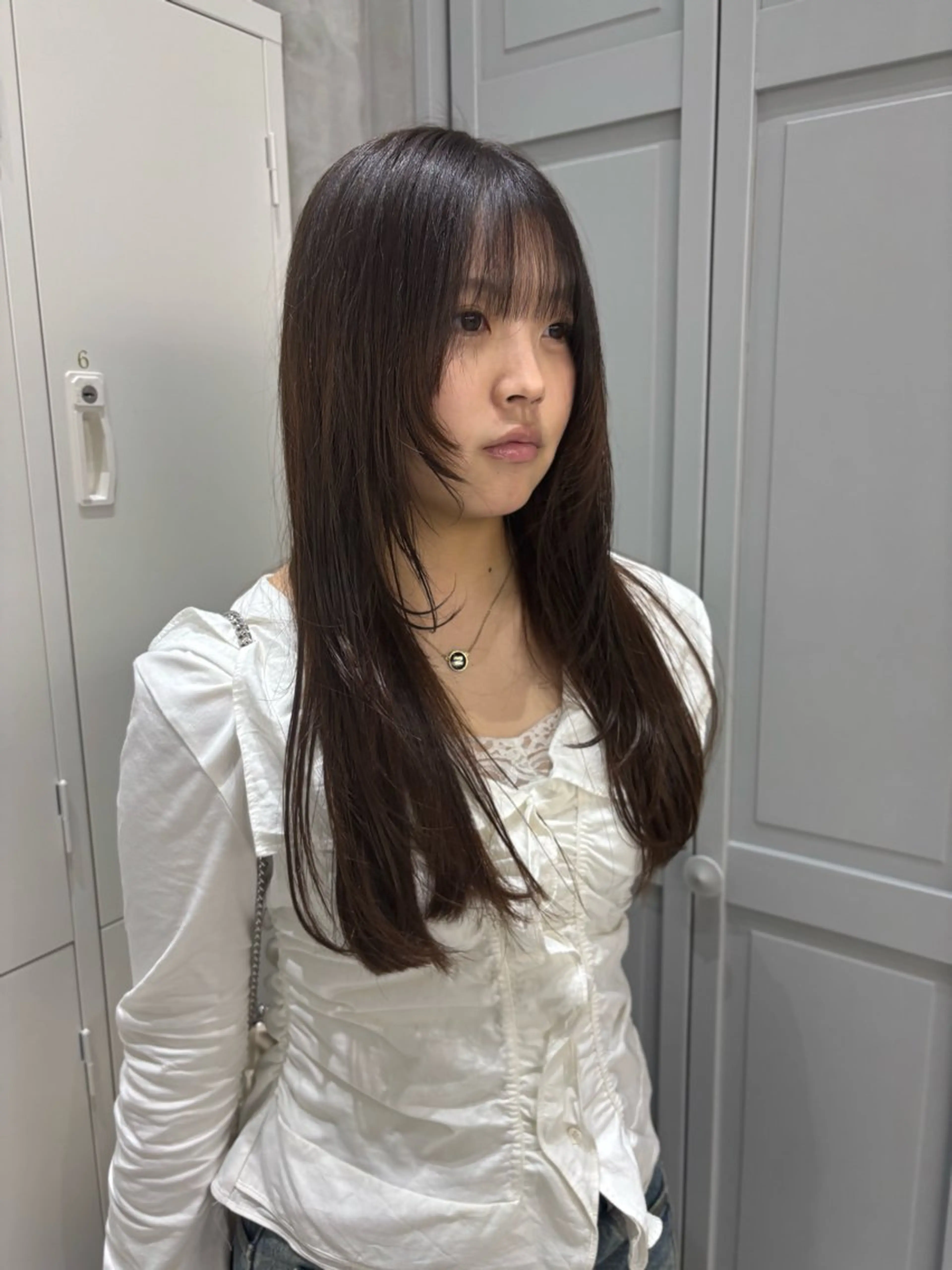 ロング 顔周りカット レイヤーカット カット Zina 新宿所属・西山 奈那のヘアスタイル