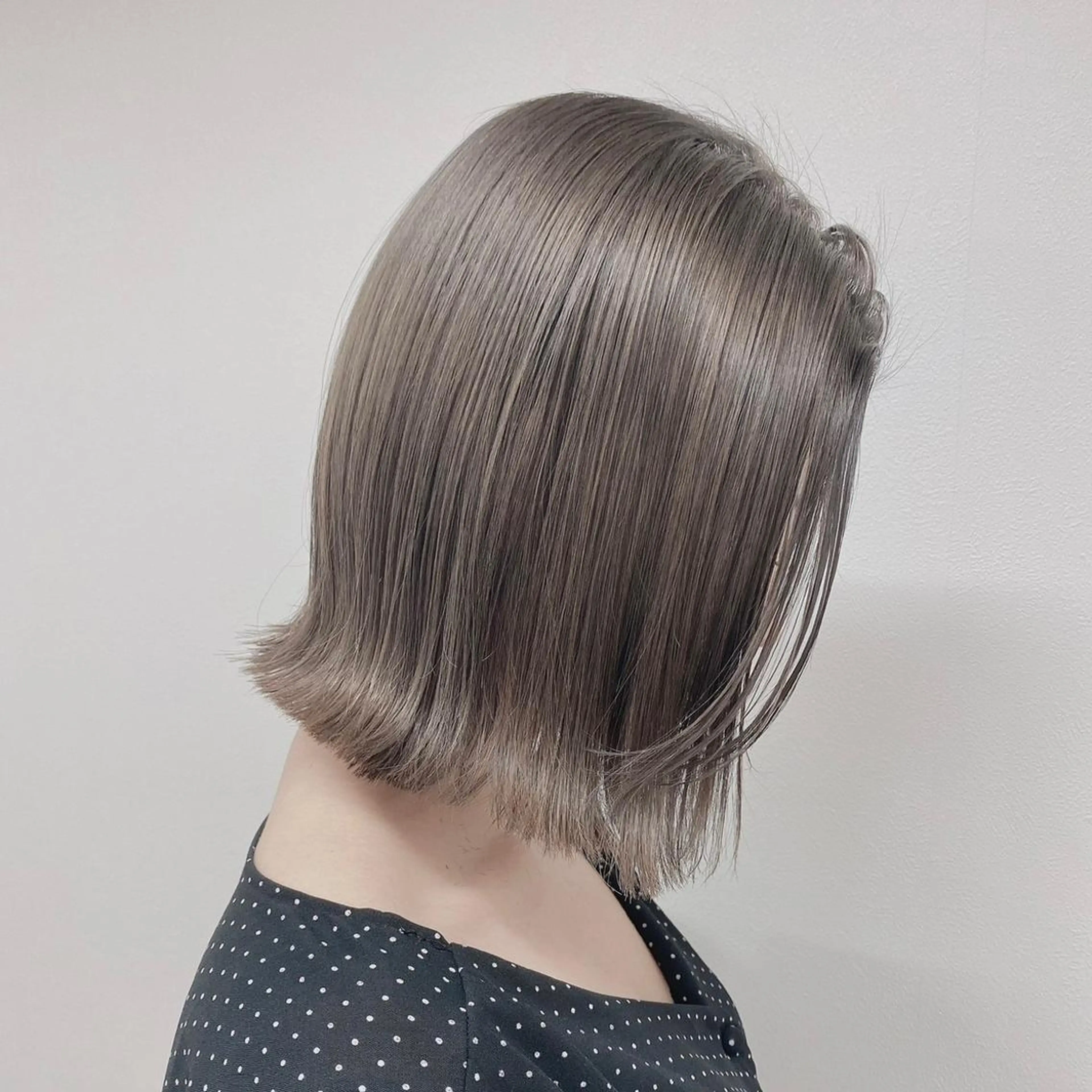 ショート 卒業式のヘアスタイル ヘアカラー トリートメント グレージュ 透明感 ブリーチなし田島晃汰のヘアスタイル