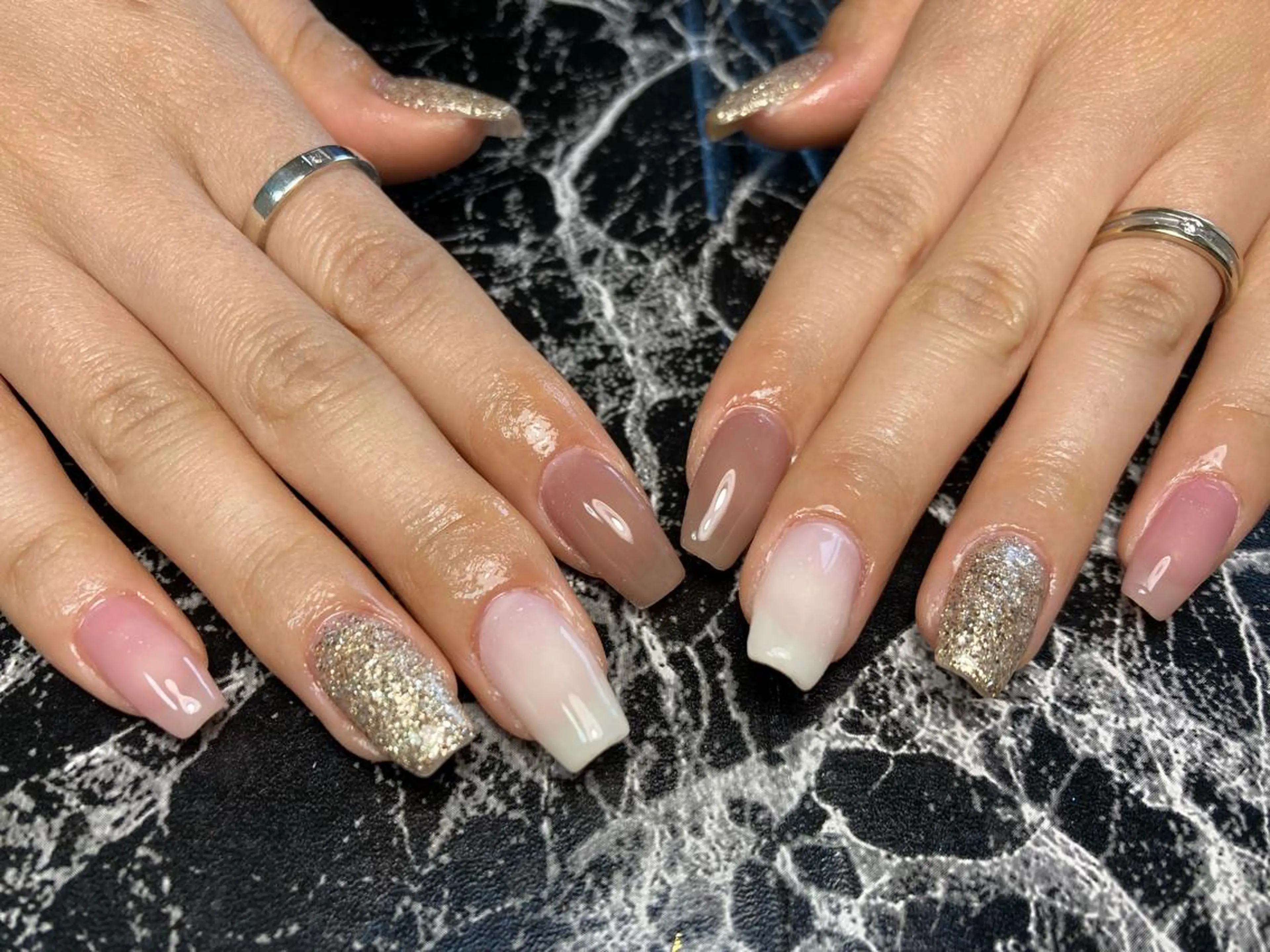 ミディアム ネイル ハンドネイル フットネイル ✴︎ Delightのネイルデザイン