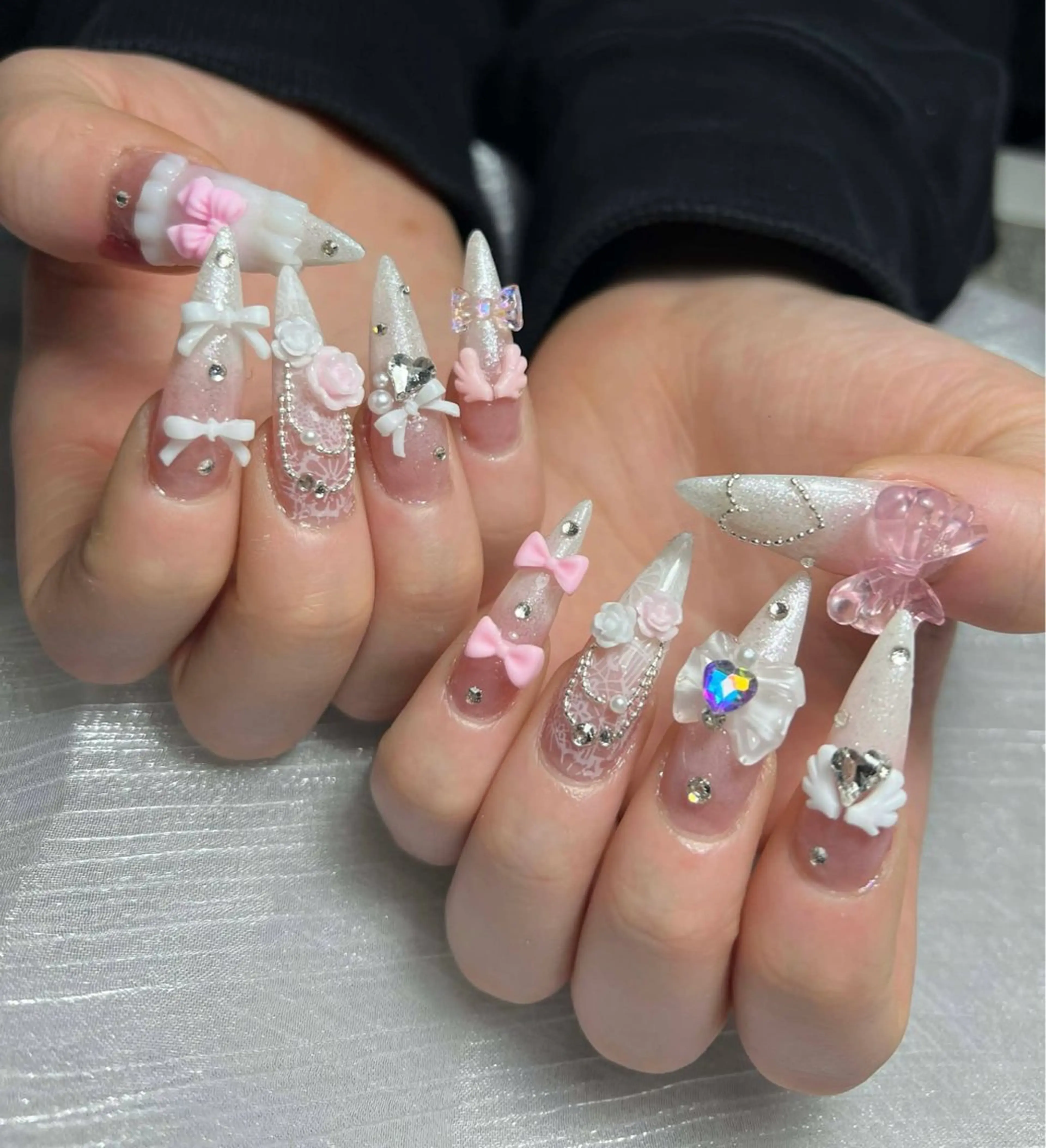 ロング 韓国風ヘア ハンドネイル ZUZU AMEE NAILのネイルデザイン