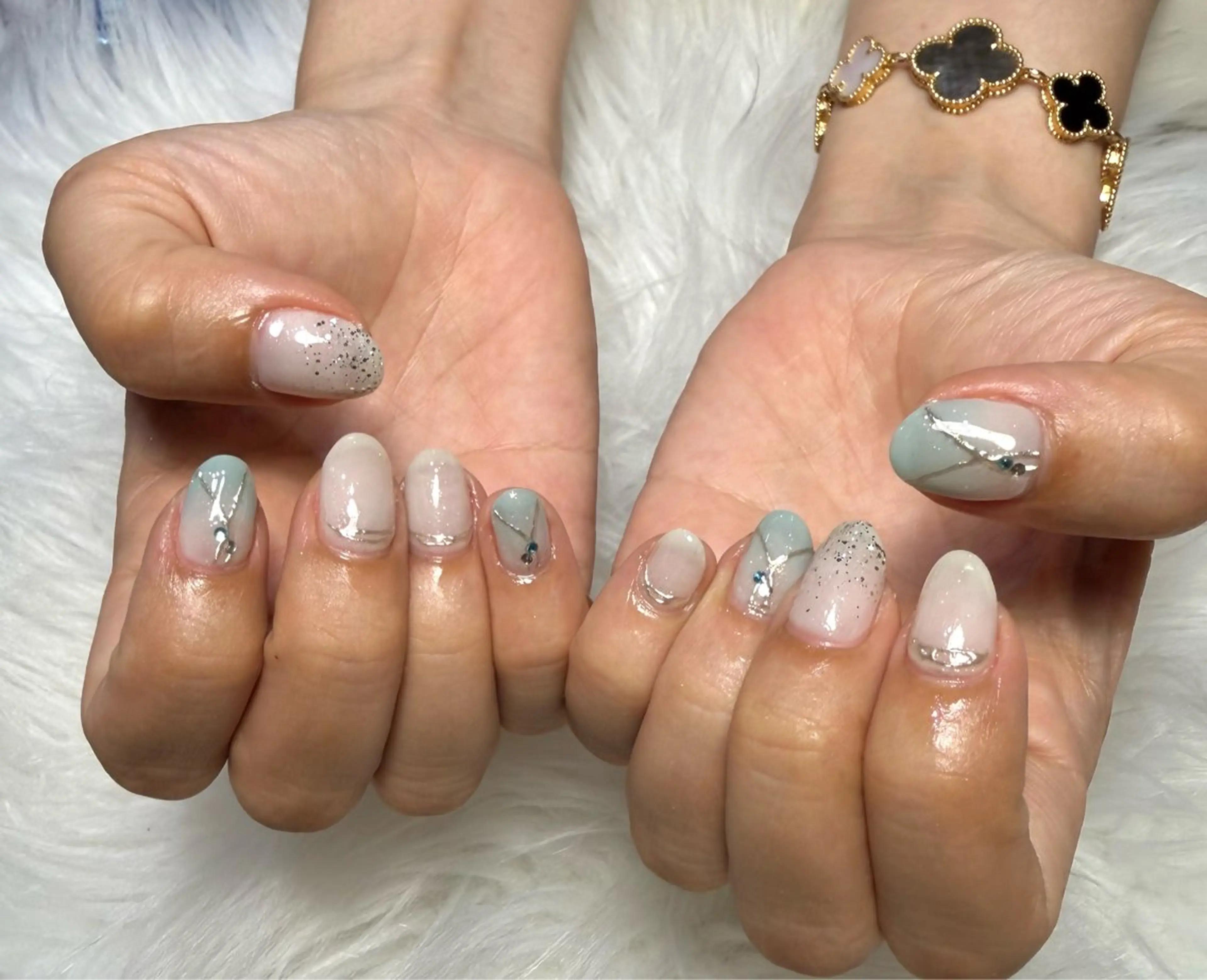 ネイル 水色 ハンドネイル tumake🩷 Aliceのネイルデザイン