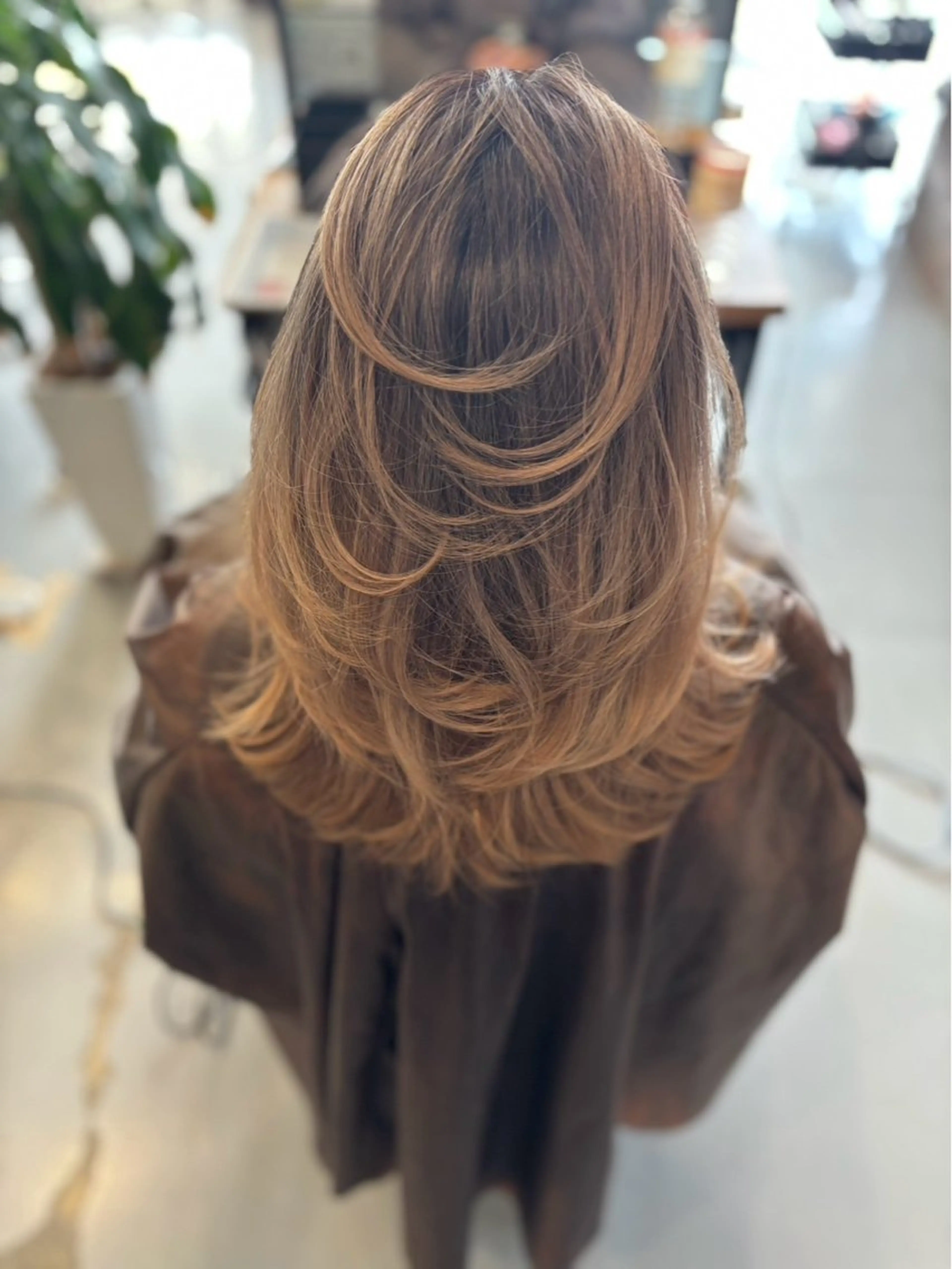 セミロング レイヤーカット 🥀高評価多数/三澤 歩夢のヘアスタイル