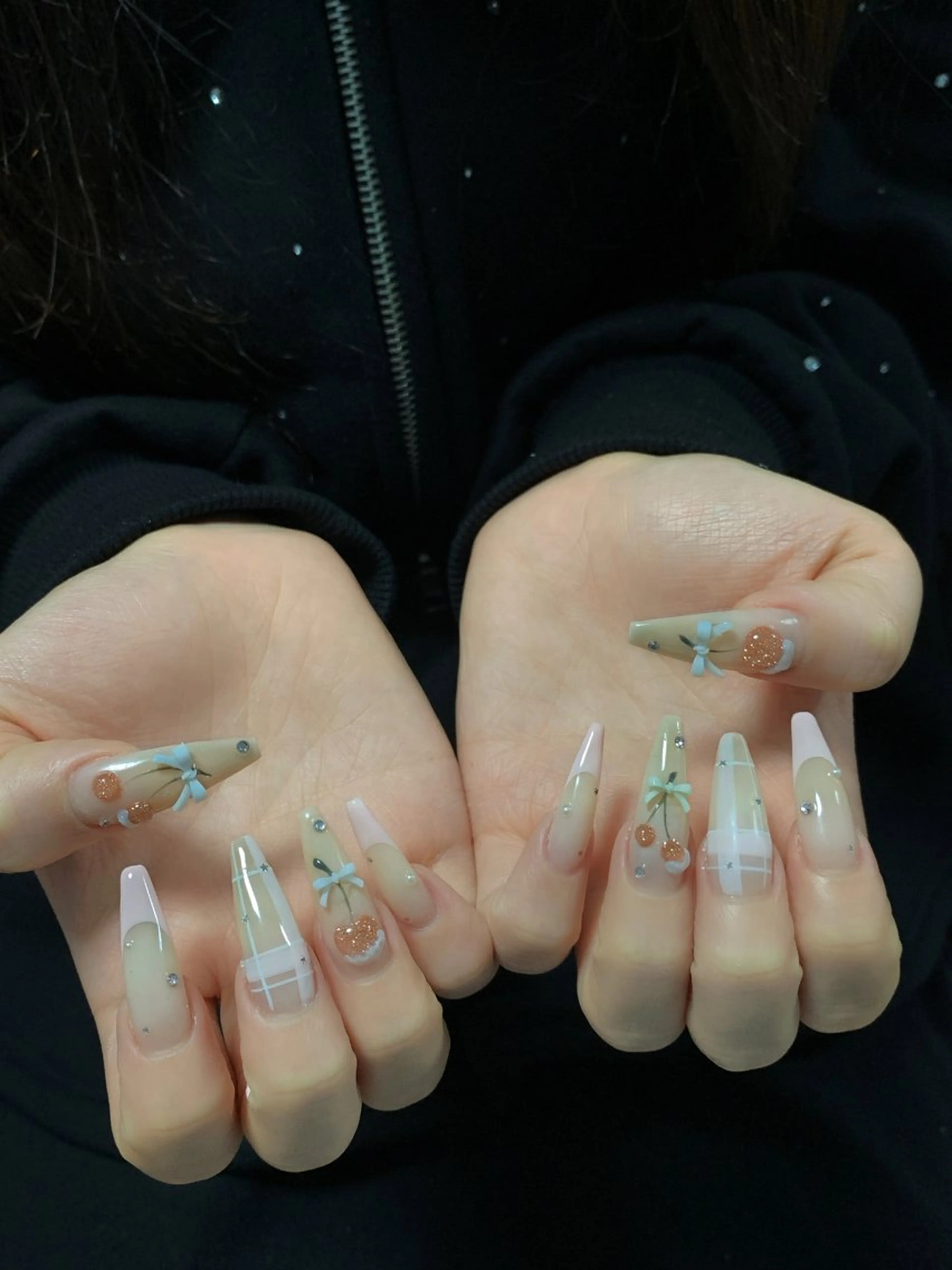 ネイル アートネイル ジェルネイル グラデーション キラキラネイル ニュアンスネイル ZUZU AMEE NAILのネイルデザイン