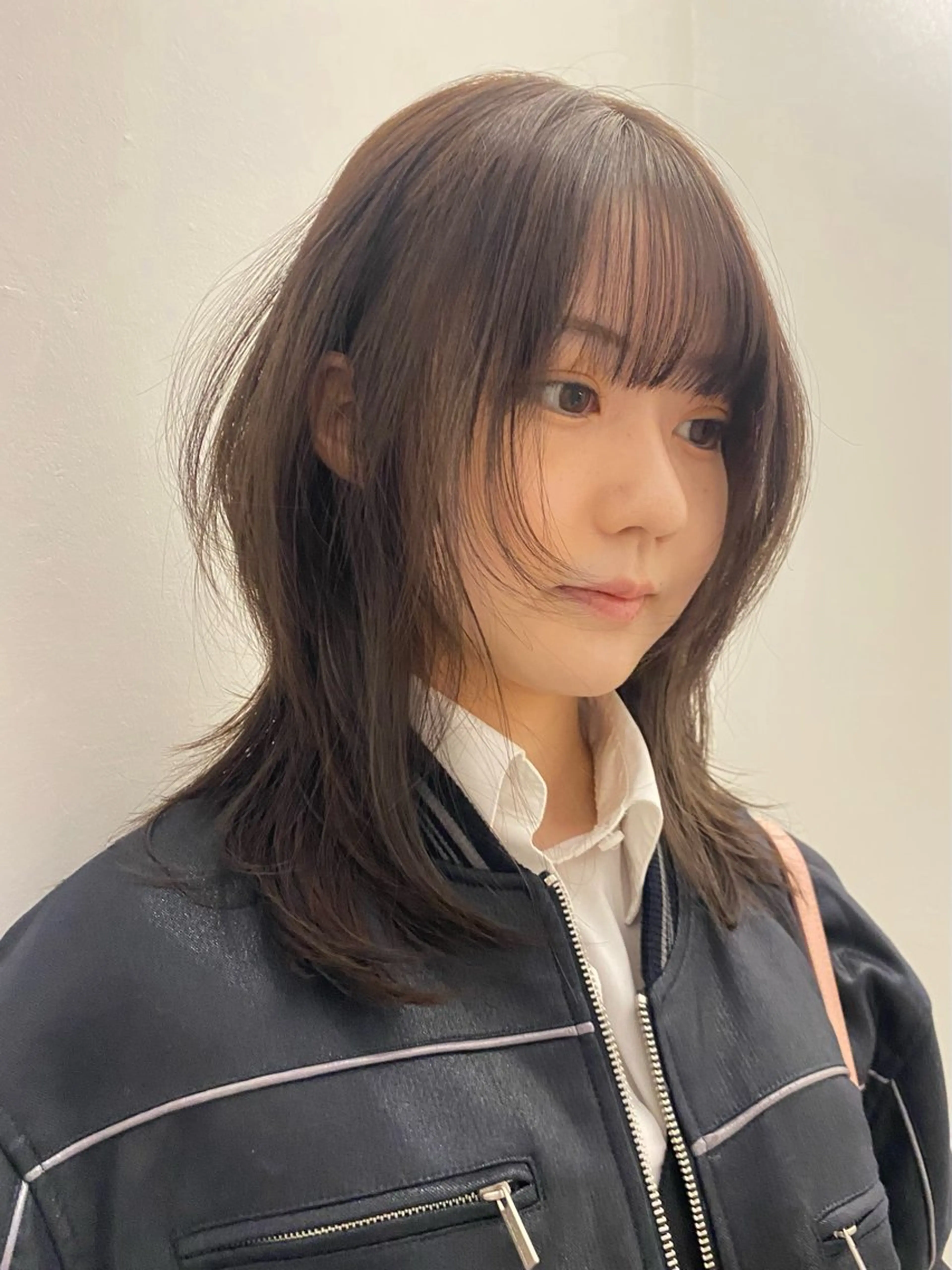 ミディアム カラー ヘアアレンジ 韓国風ヘア 小顔カット 🎀韓国レイヤー 🎀白石菜々のヘアスタイル