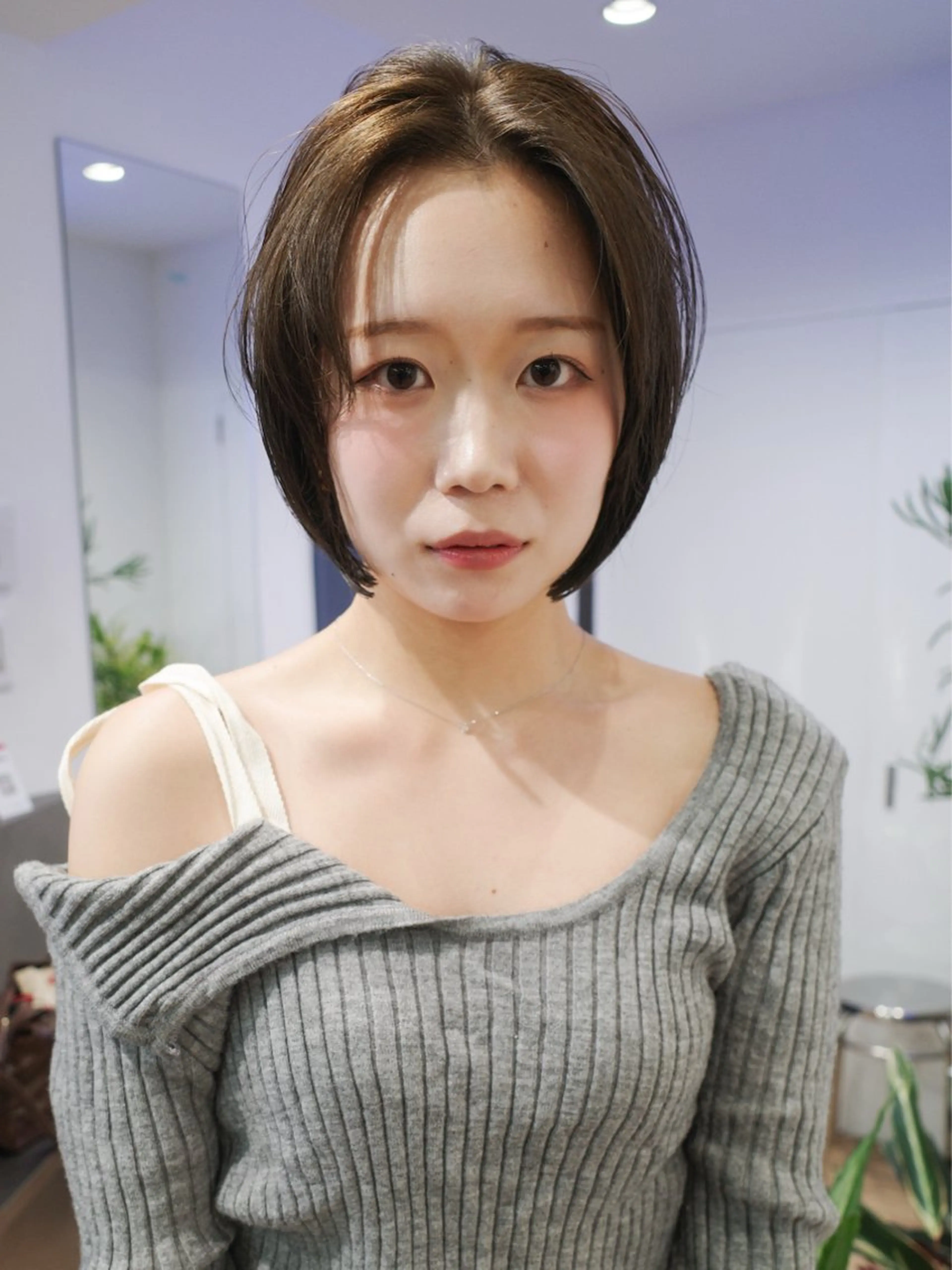 【オープン価格】ボブカット＋髪質改善⭐️地毛風ストレート＋トリートメントの写真