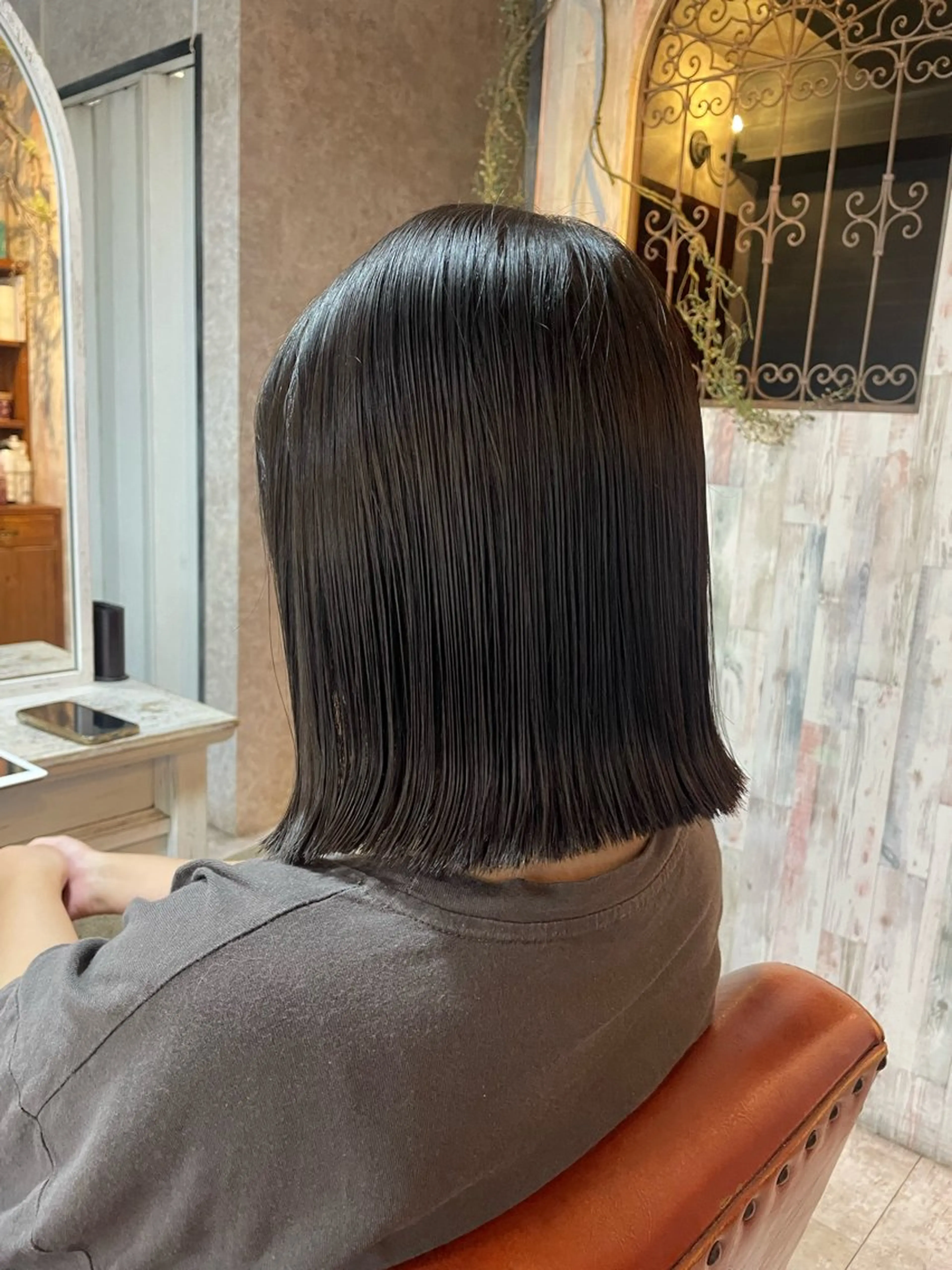 ミディアム 切りっぱなしボブ ボブ カット トリートメント 《Rounds》 rihoのヘアスタイル