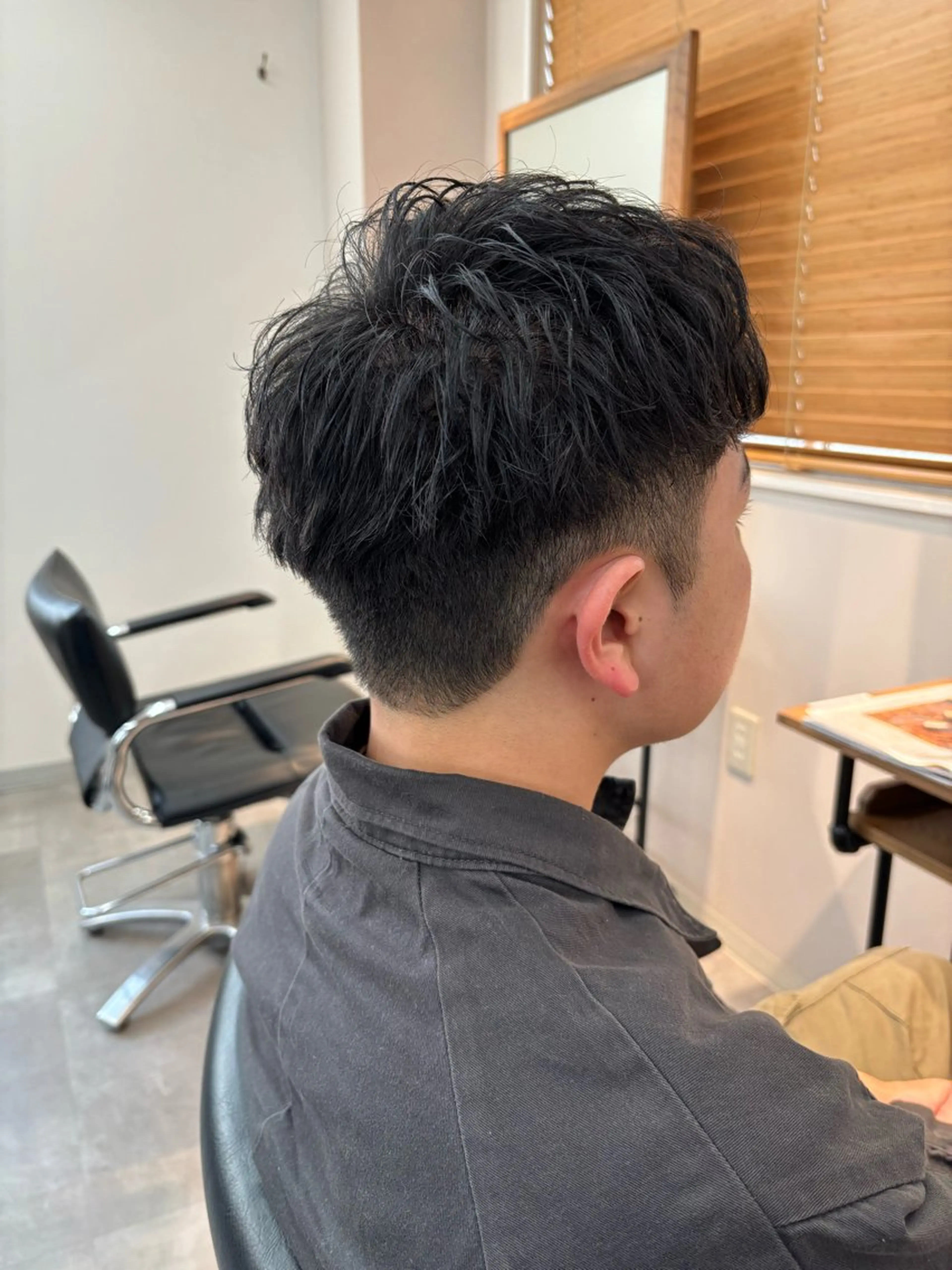 メンズ アップバング カット 保立/フェザーパーマ /メンズカット千葉のヘアスタイル