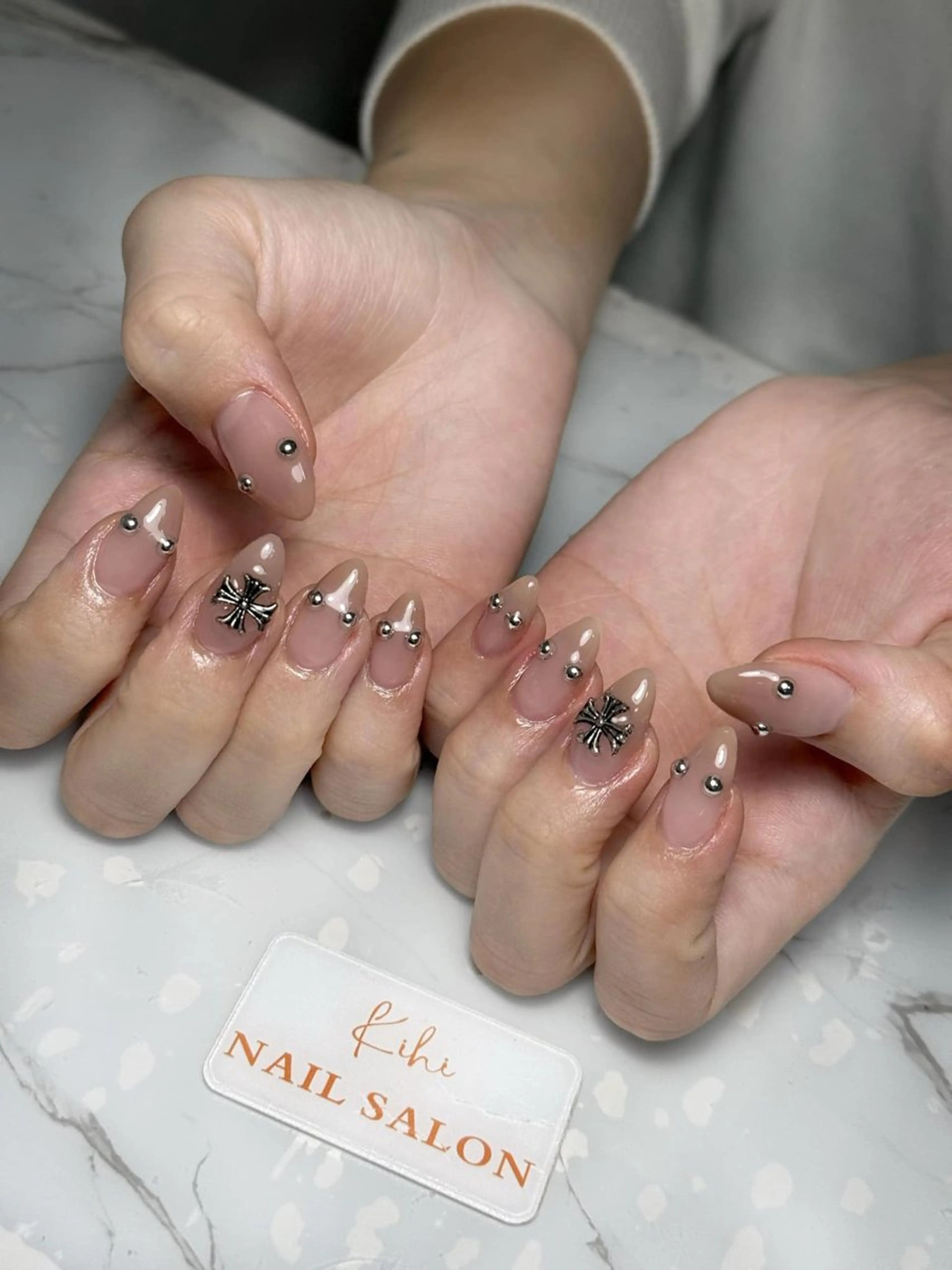 ネイル アートネイル フレンチネイル ジェルネイル グラデーション 韓国ネイル ハンドネイル 💕鈴木ユリ パラジェル/オフ無料のネイルデザイン