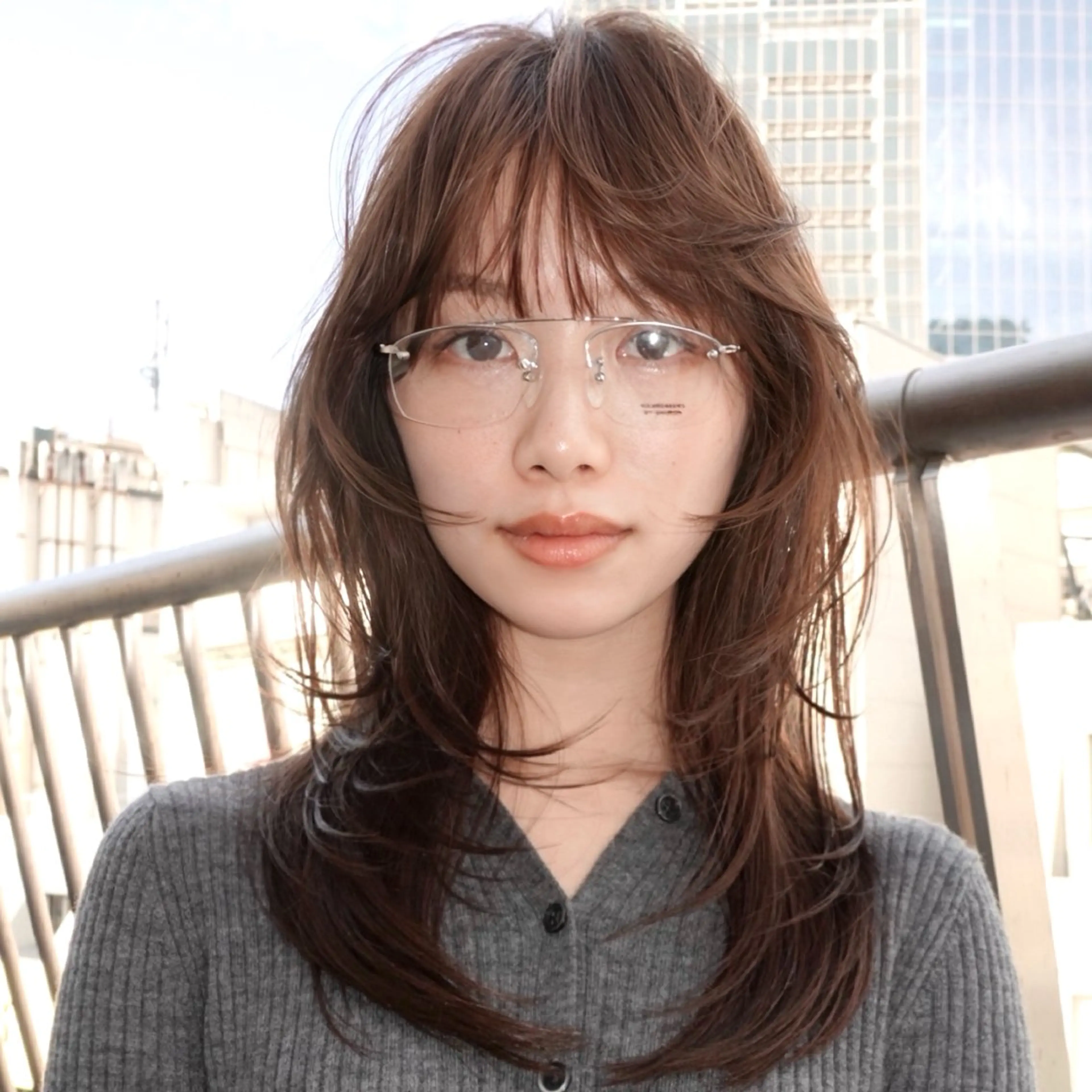 ミディアム カラー 黒髪 ブラウンカラー 透明感カラー 顔周りカット ハッシュカット カット トリートメント momo もものヘアスタイル