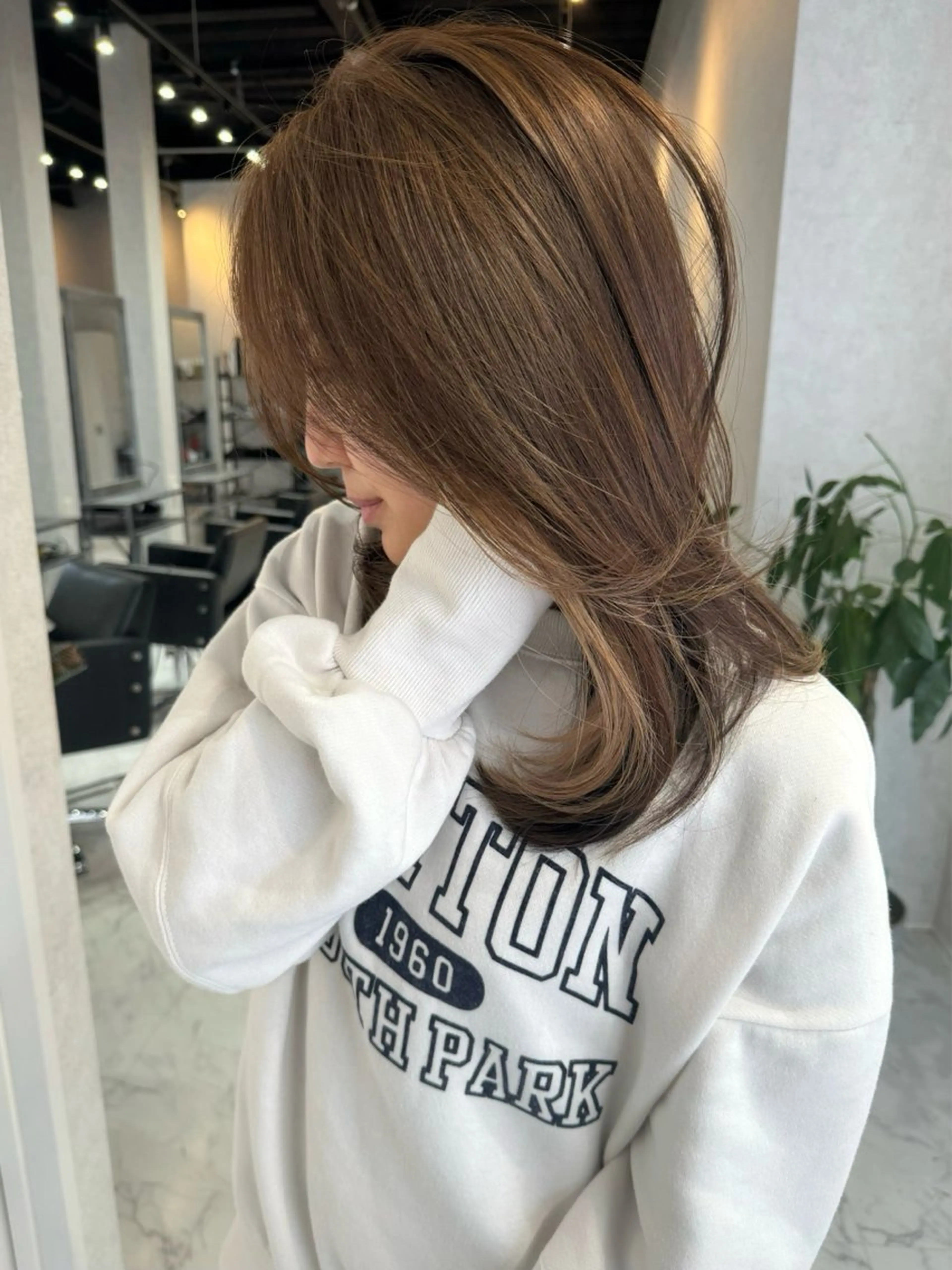 ミディアム カラー ヘアアレンジ ショートボブ バレイヤージュ ブリーチ デザインカラー ダブルカラー アンドウ ユウ/ レイヤーカット/韓国のヘアスタイル
