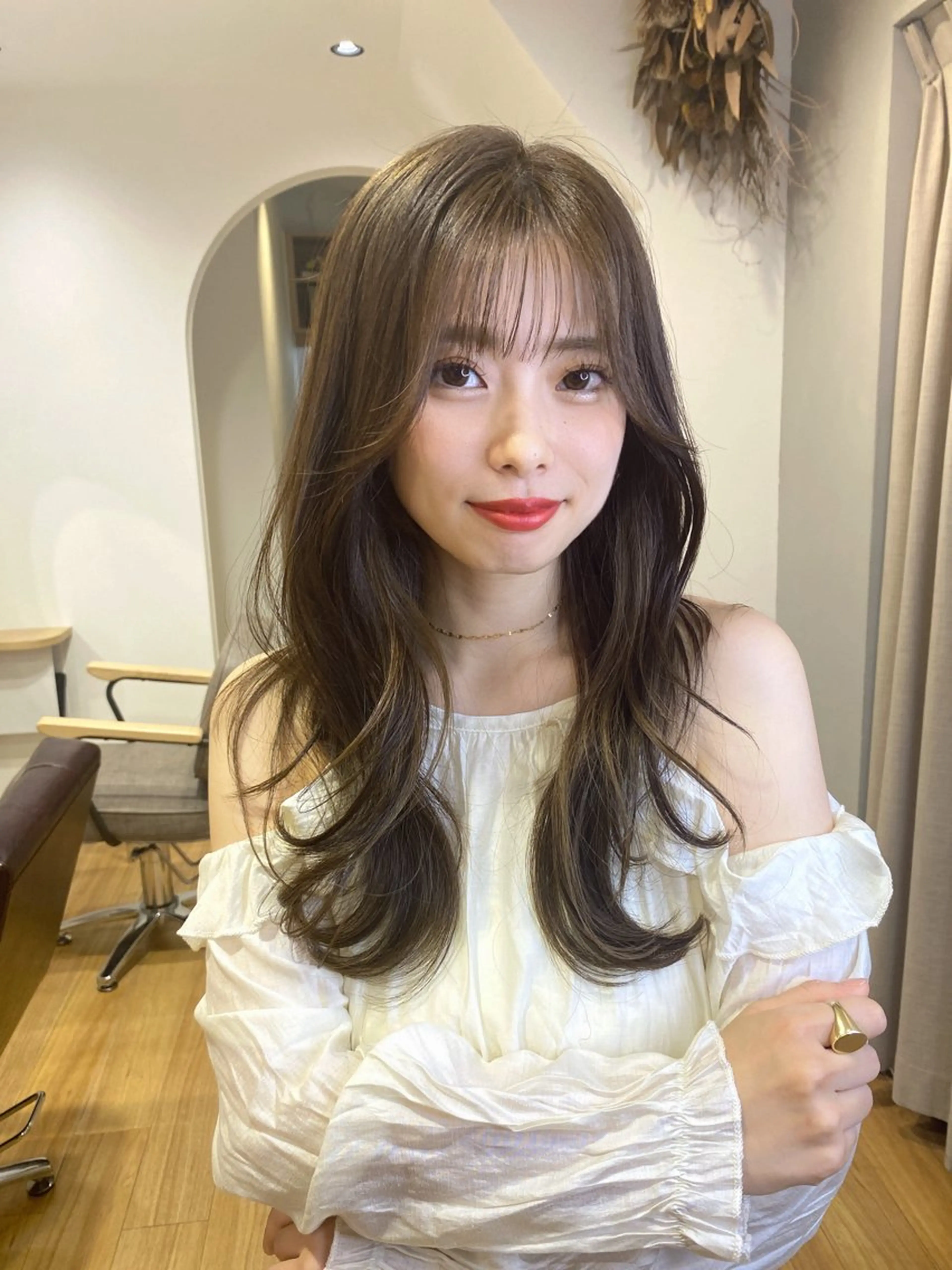 ロング くびれヘア 韓国風ヘア akane/ 縮毛矯正/暖色のヘアスタイル