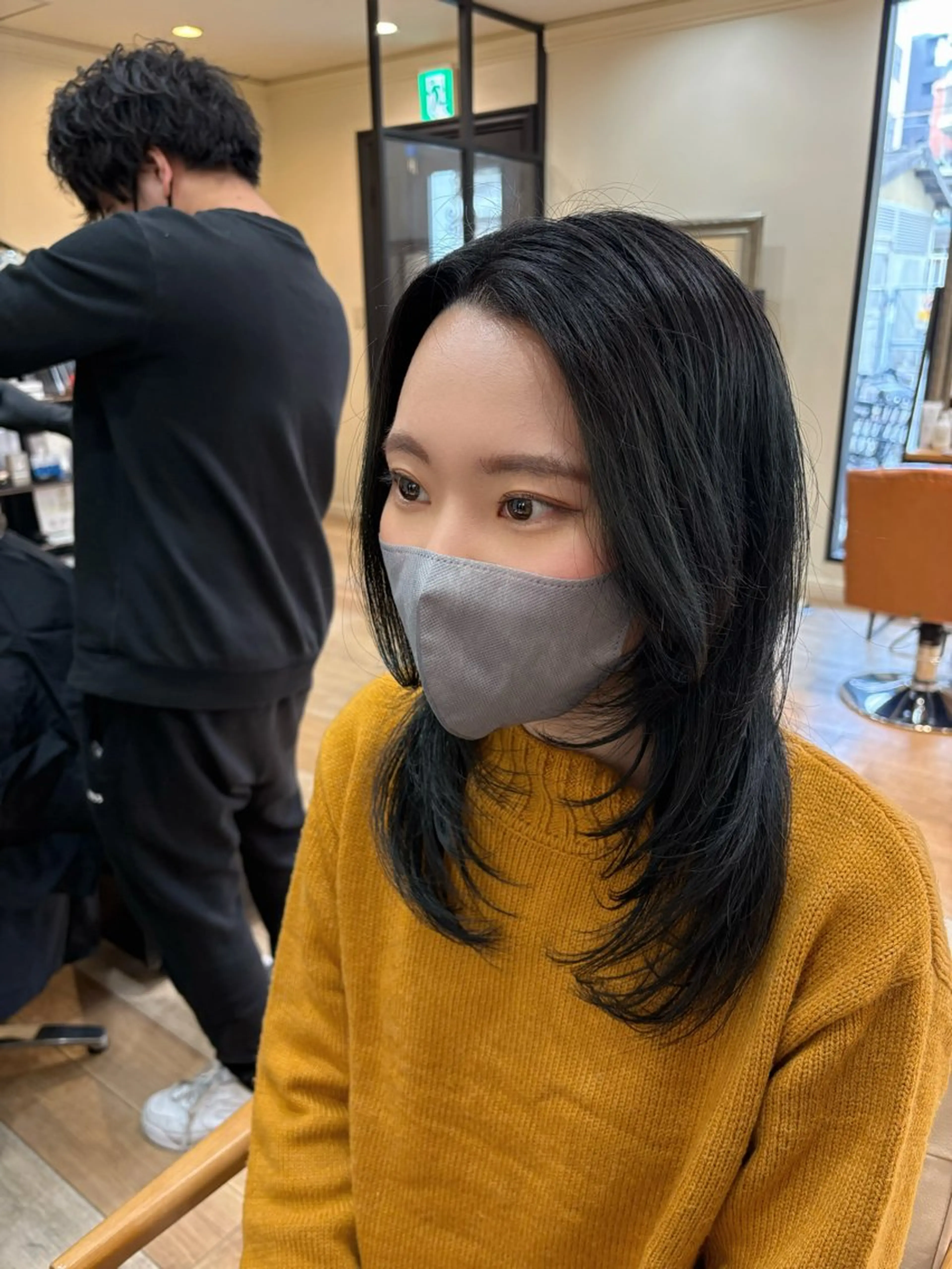 ミディアム カラー カット ヘアカラー しおり🍬 KOKORO🤍のヘアスタイル