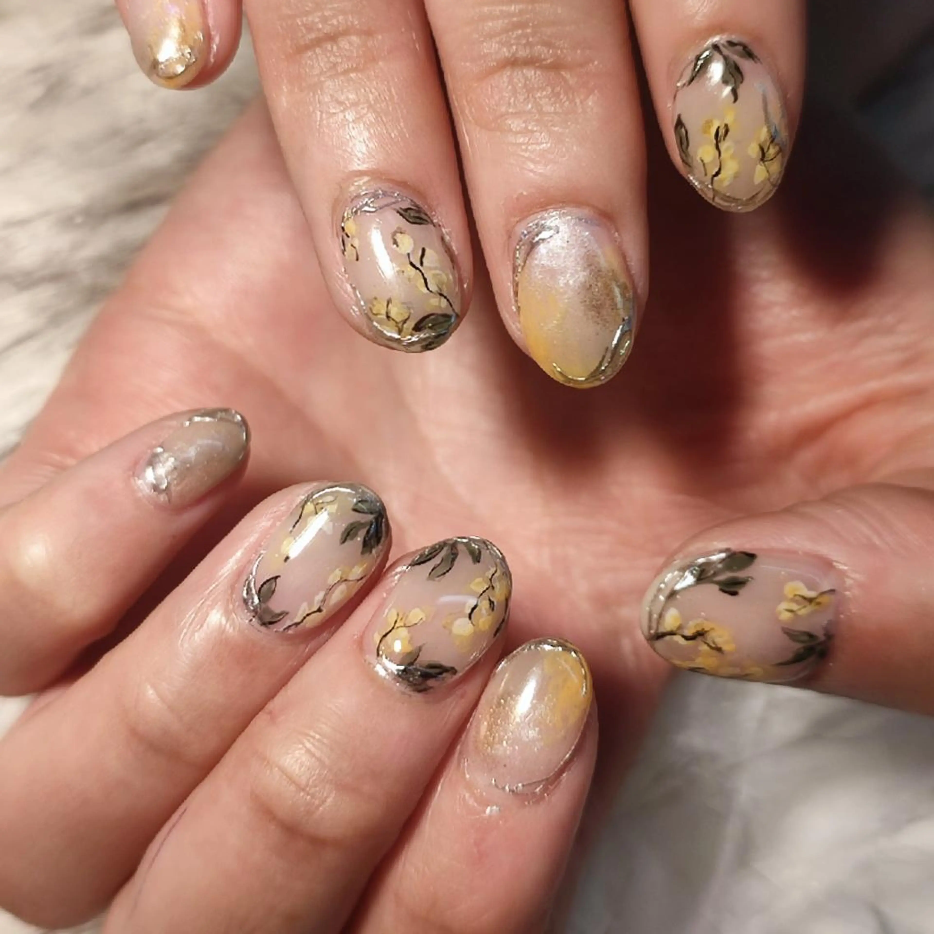 ネイル ハンドネイル RUNWAY 　　の眉毛・アイブロウイメージ