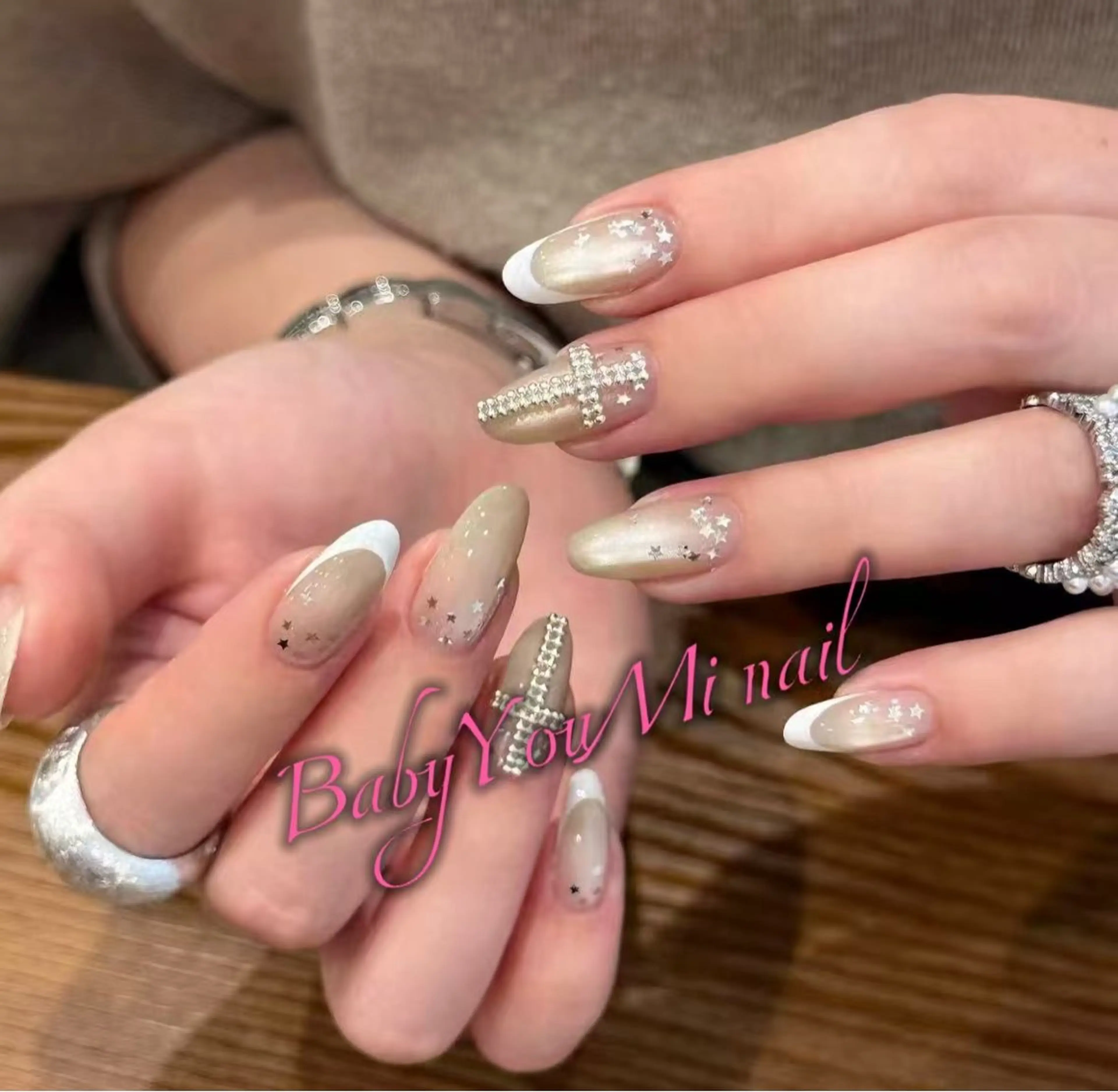 ネイル オーロラネイル フラワーネイル フットネイル フレンチネイル ジェルネイル ハンドネイル 相沢 さやかのネイルデザイン