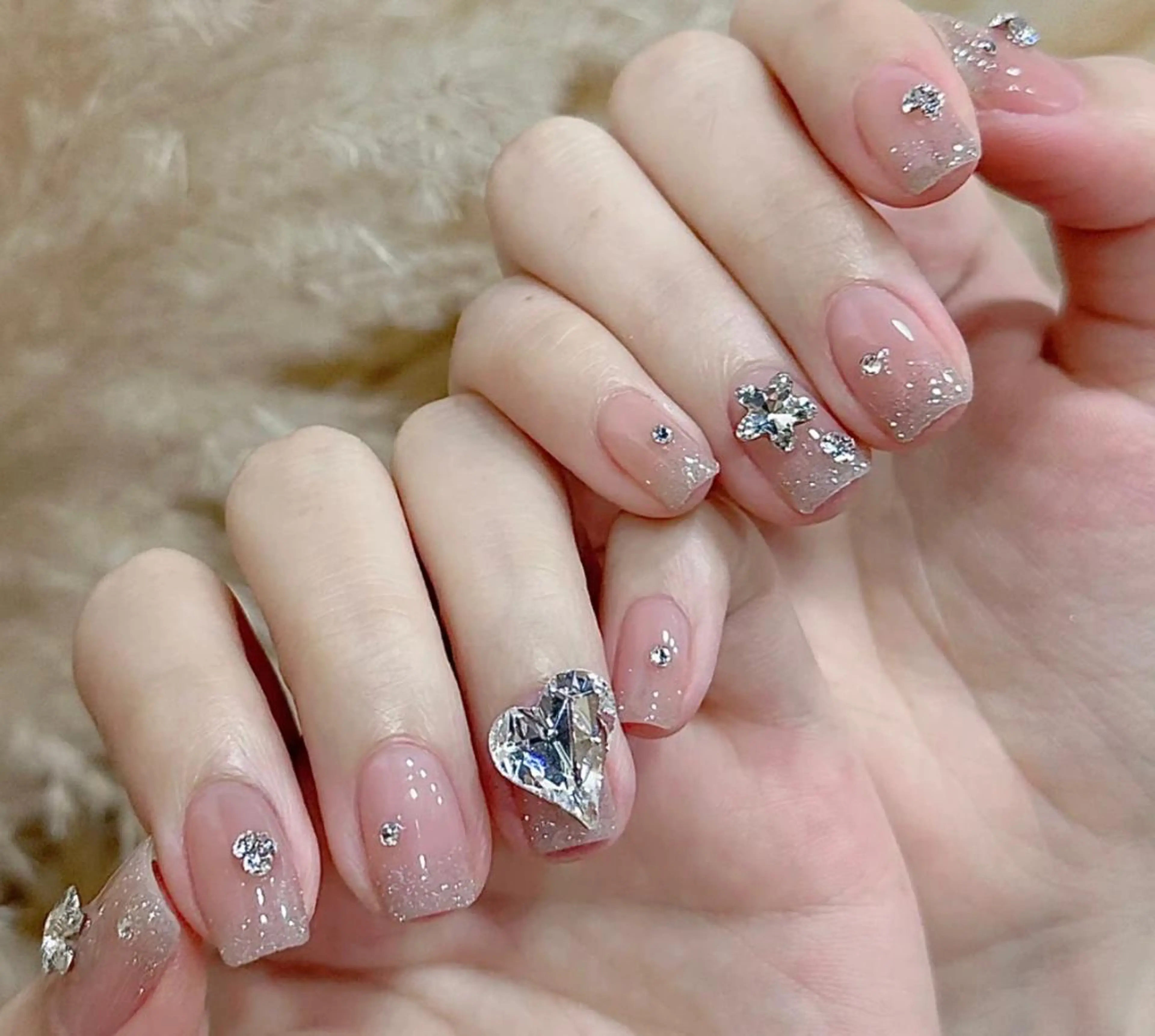 ネイル ハンドネイル VIVIAN リサのネイルデザイン