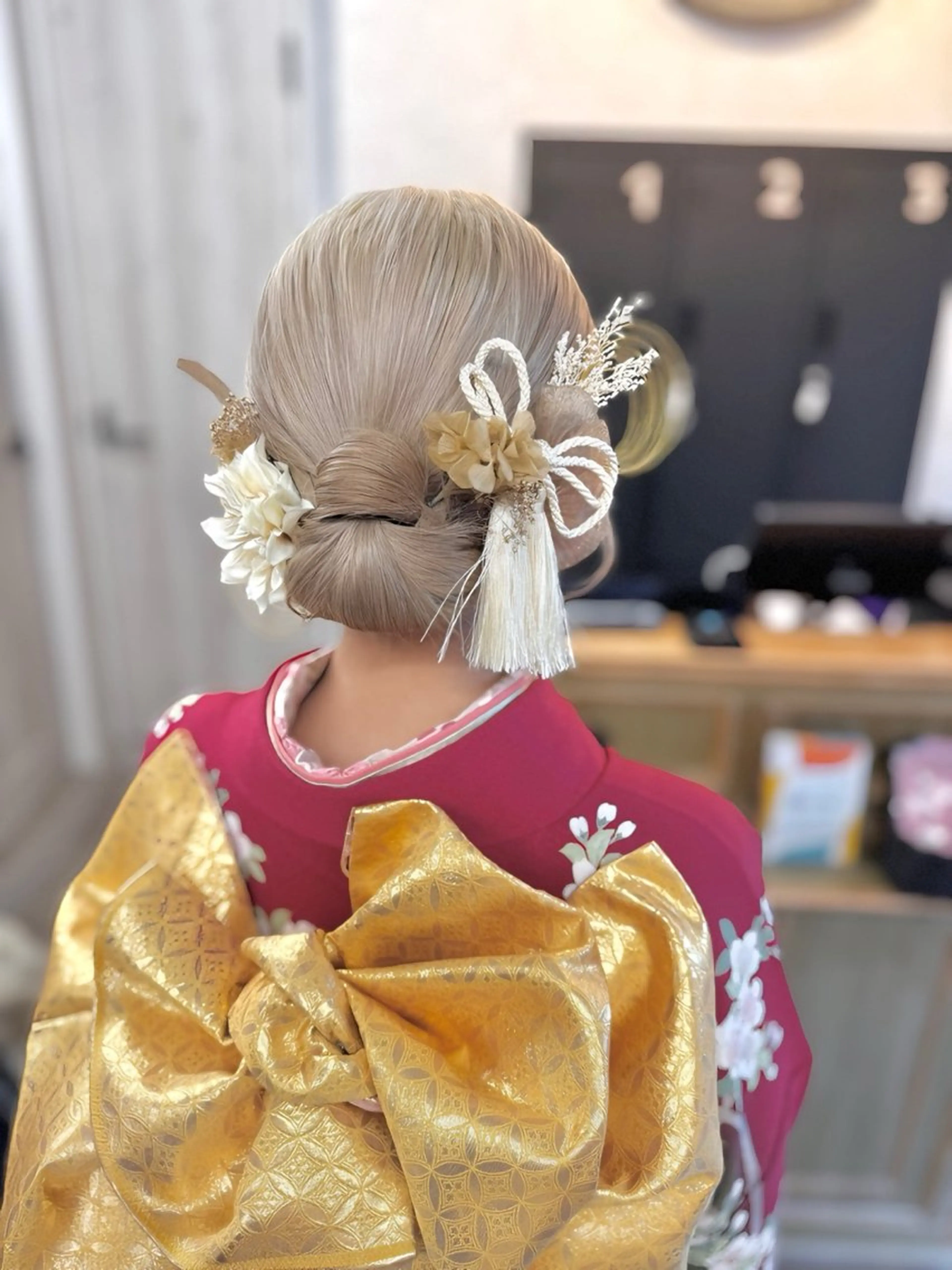 ミディアム ヘアアレンジ 成人式 ヘアセット 伊藤 栄子のヘアスタイル