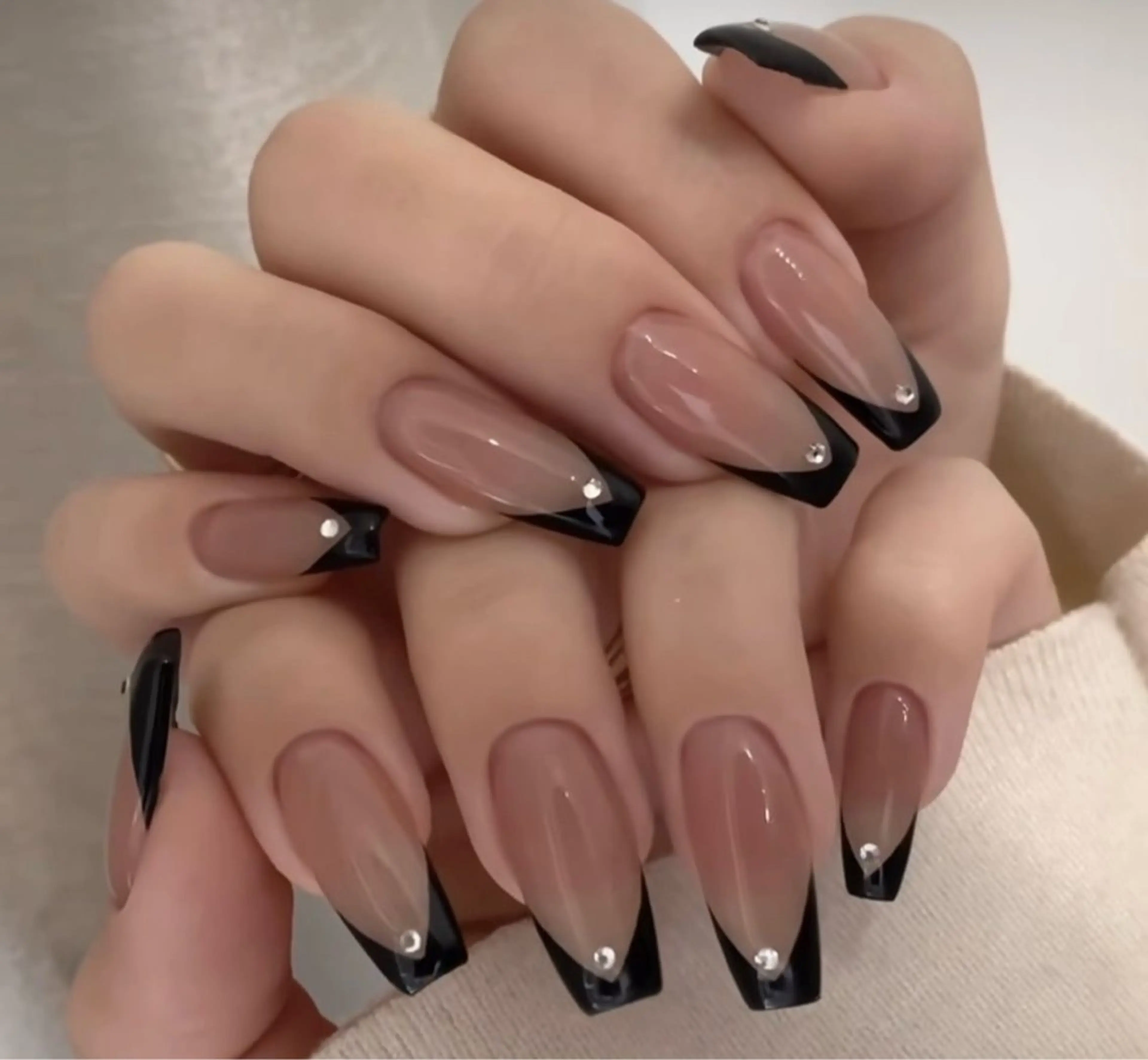 ネイル チークネイル フレンチネイル グラデーション 韓国ネイル マグネットネイル Hana Nailのネイルデザイン