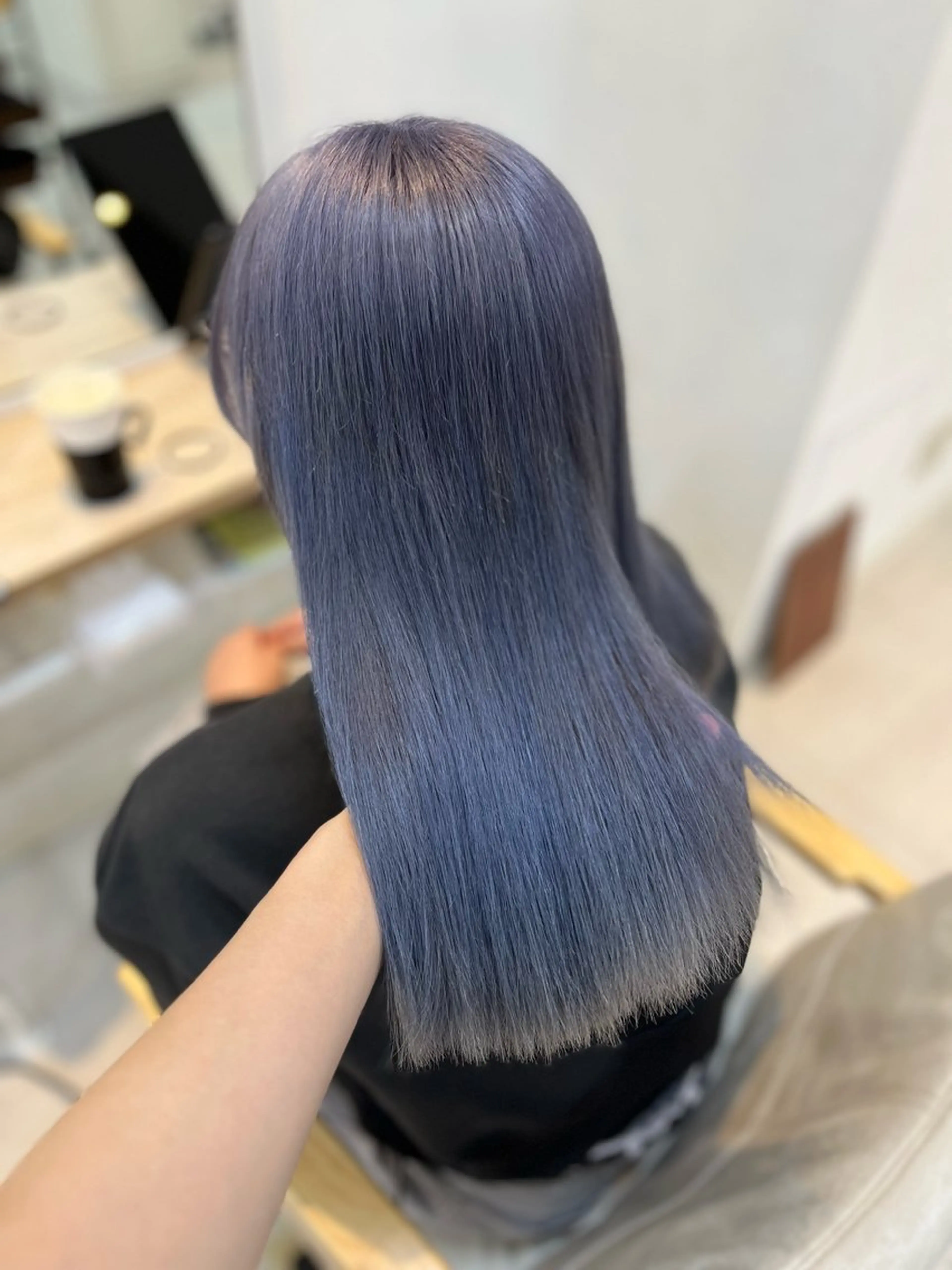 セミロング カラー Lamp 柏 山口 か乃 ブリーチカラーのヘアスタイル