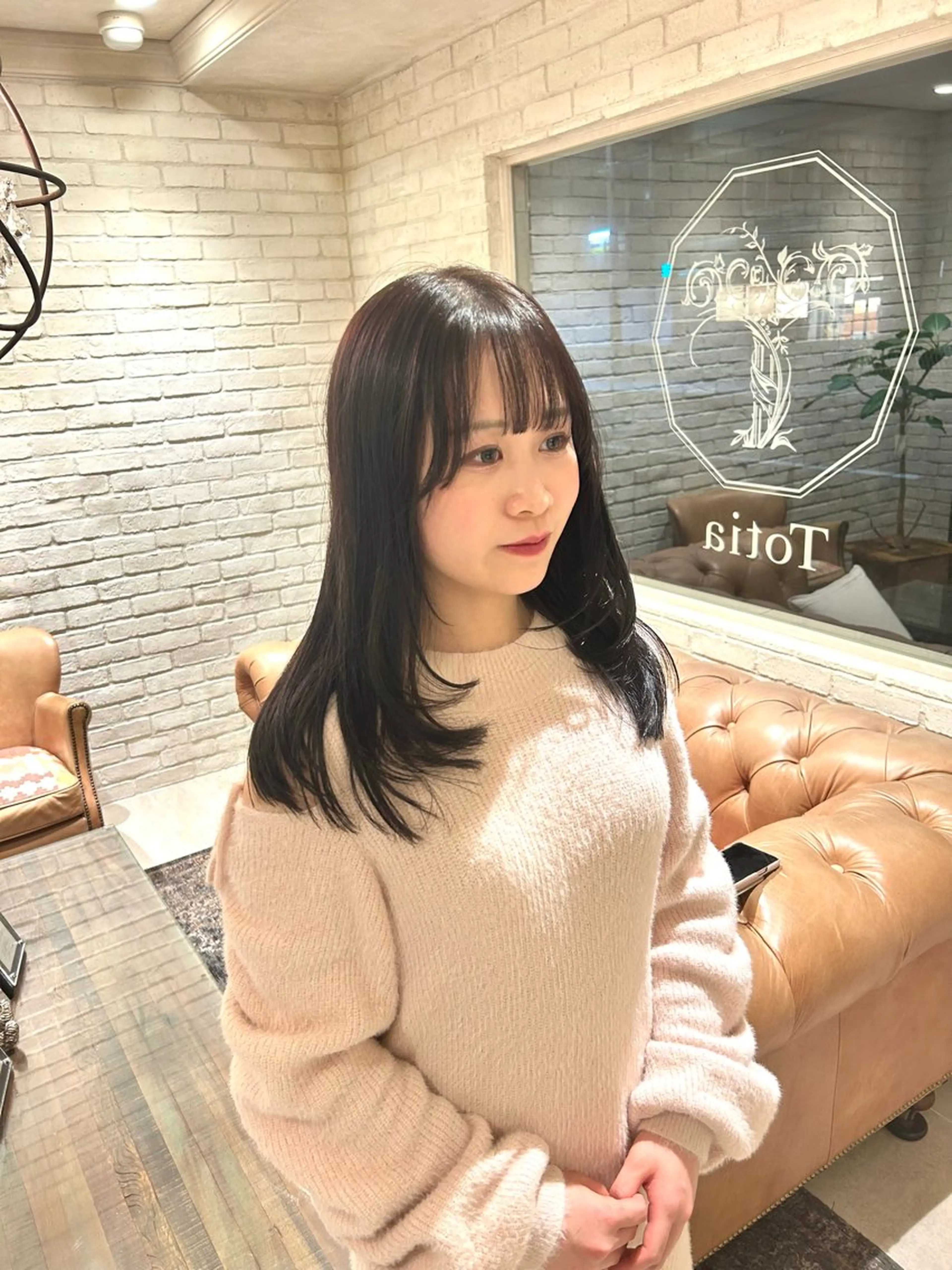 セミロング レイヤーカット Totia福島店所属・宇川 湧也のヘアスタイル