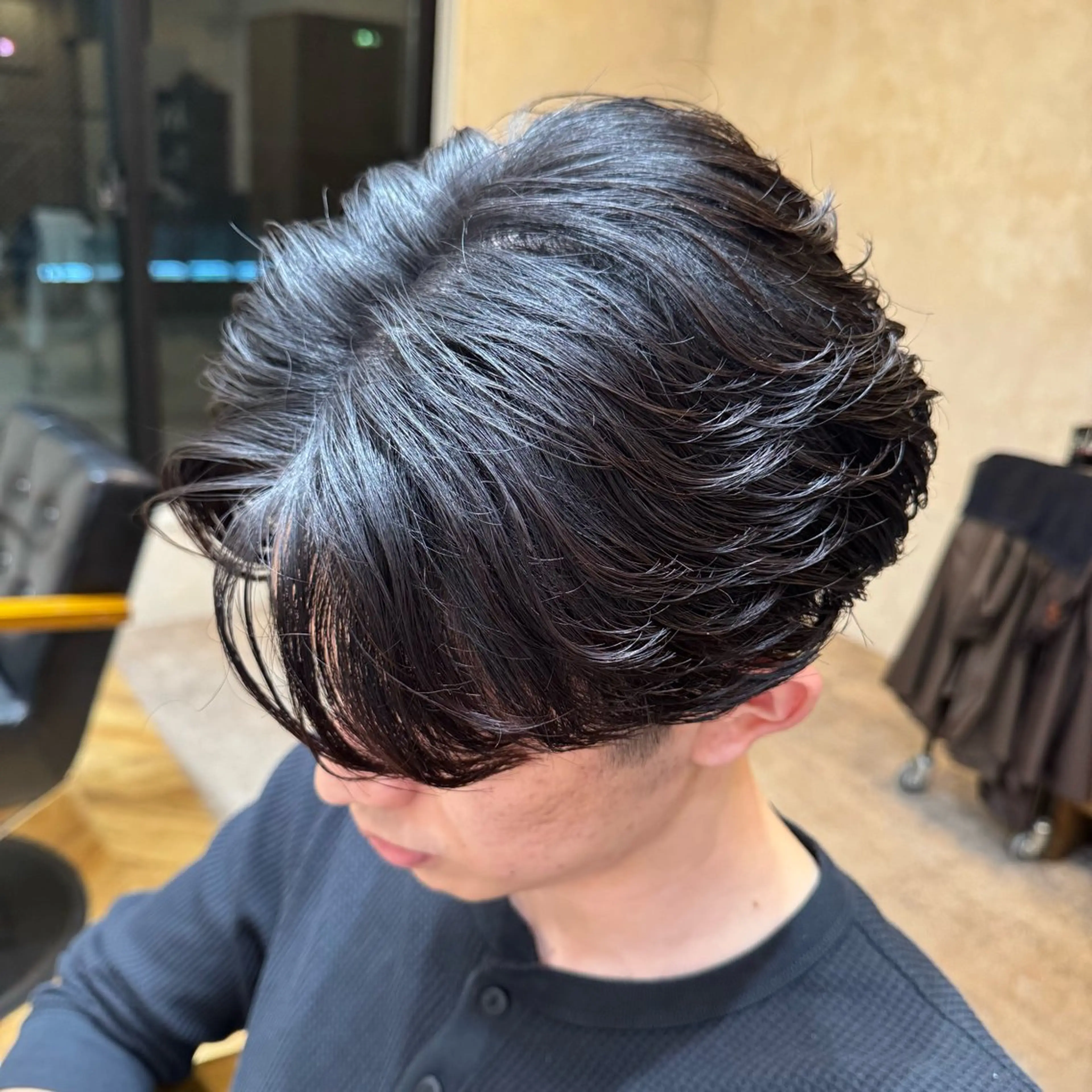 パーマ メンズ フェザーパーマ メンズ韓国風 メンズパーマ カット パーマ 松ヶ迫 珠里のヘアスタイル