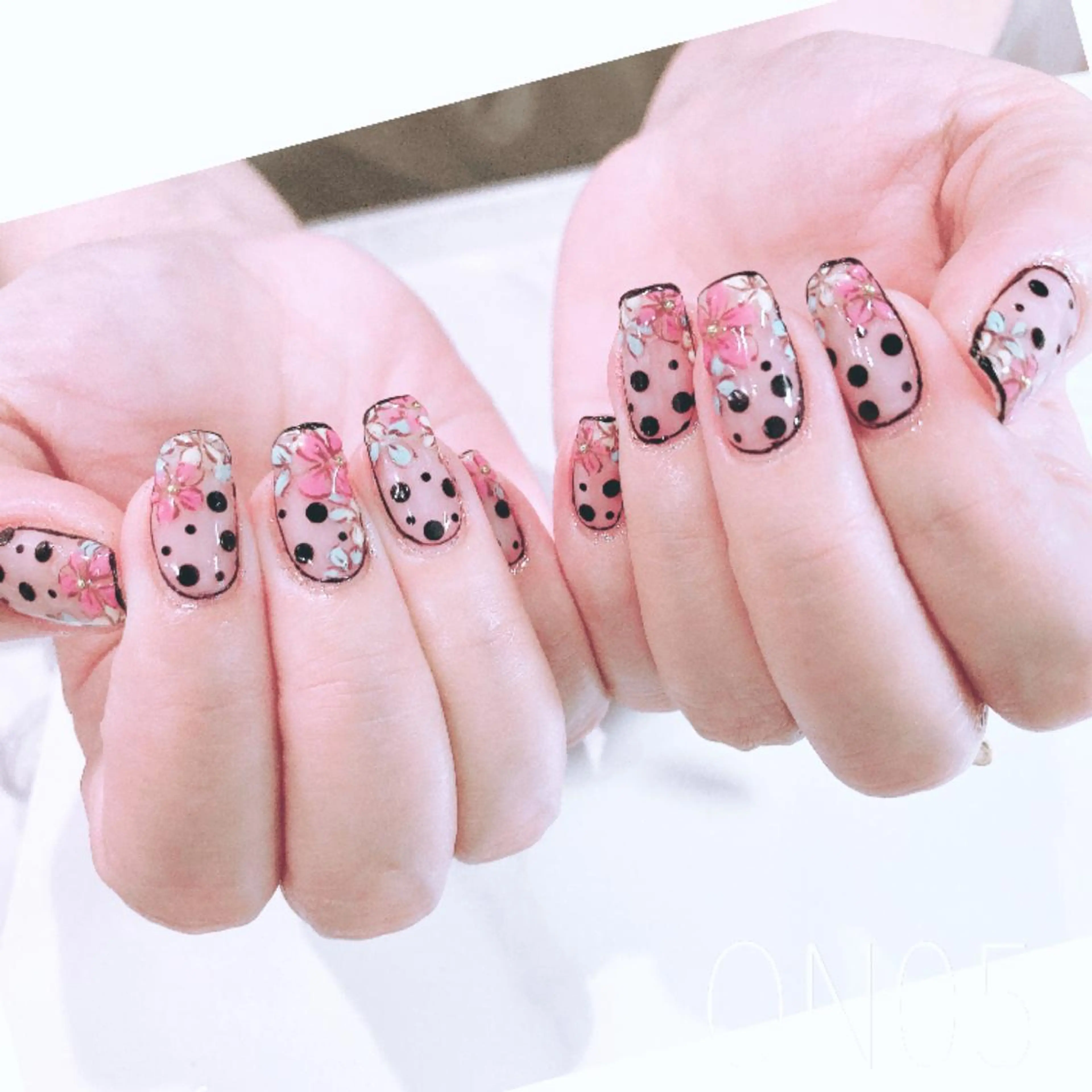 ネイル 園 寛子 （ネイリスト）のネイルデザイン