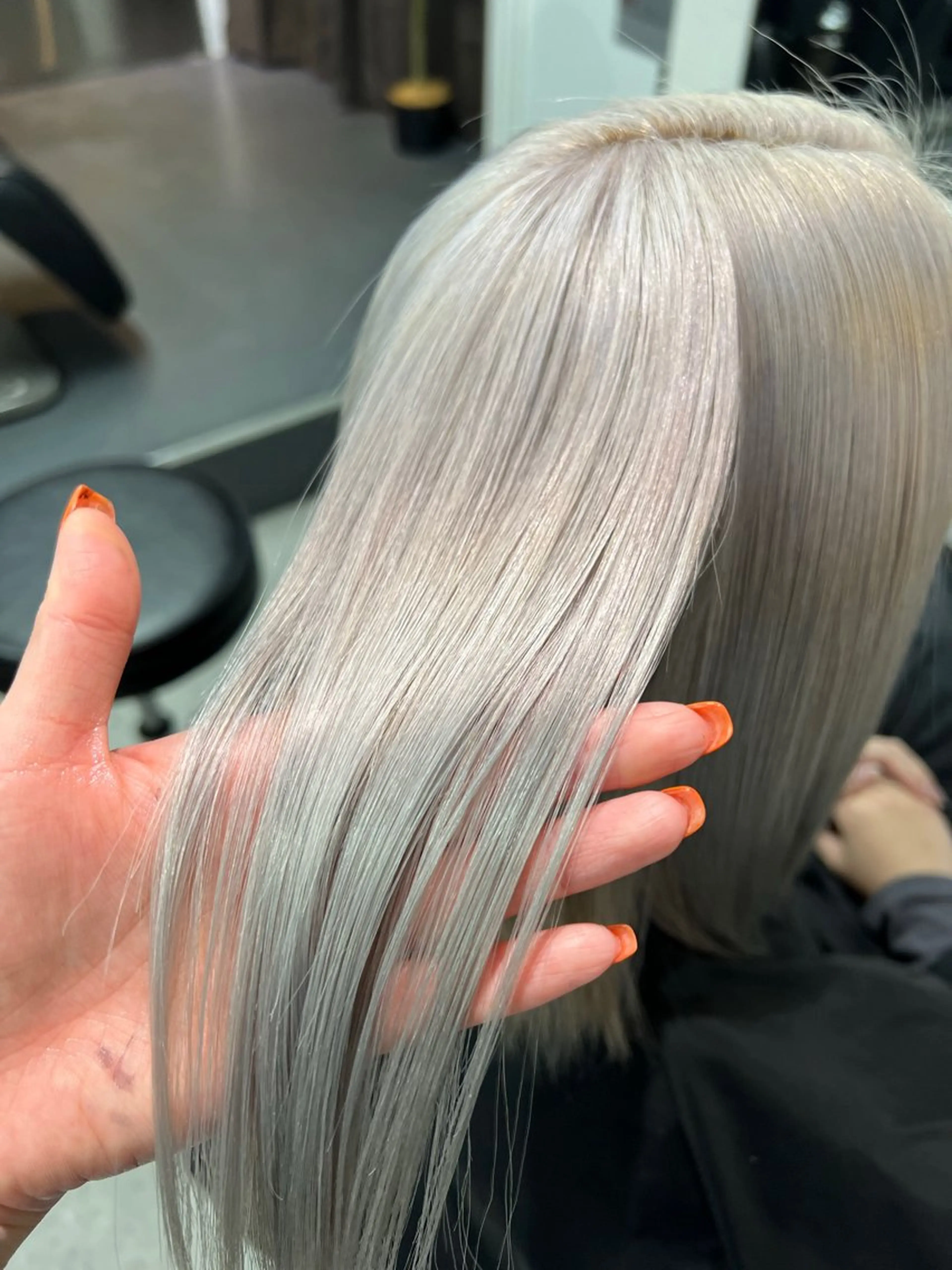 ショート カラー ヘアカラー トリートメント ハイトーン&髪質改善 ＆韓国エクステ🤎のヘアスタイル