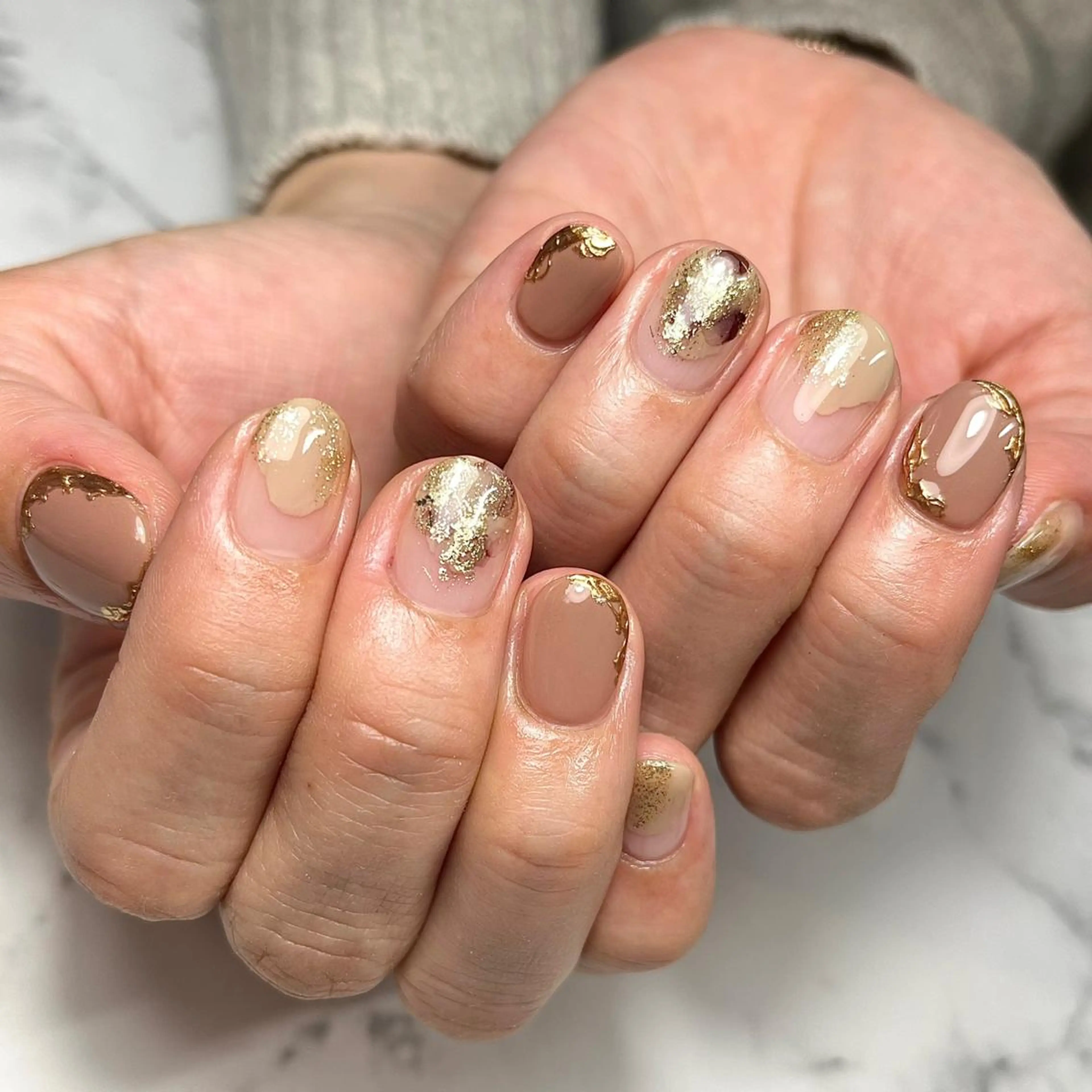 ネイル アートネイル ブラウン ジェルネイル ゴールド 氷ネイル・うるうるネイル ハンドネイル NAIL NOWのネイルデザイン