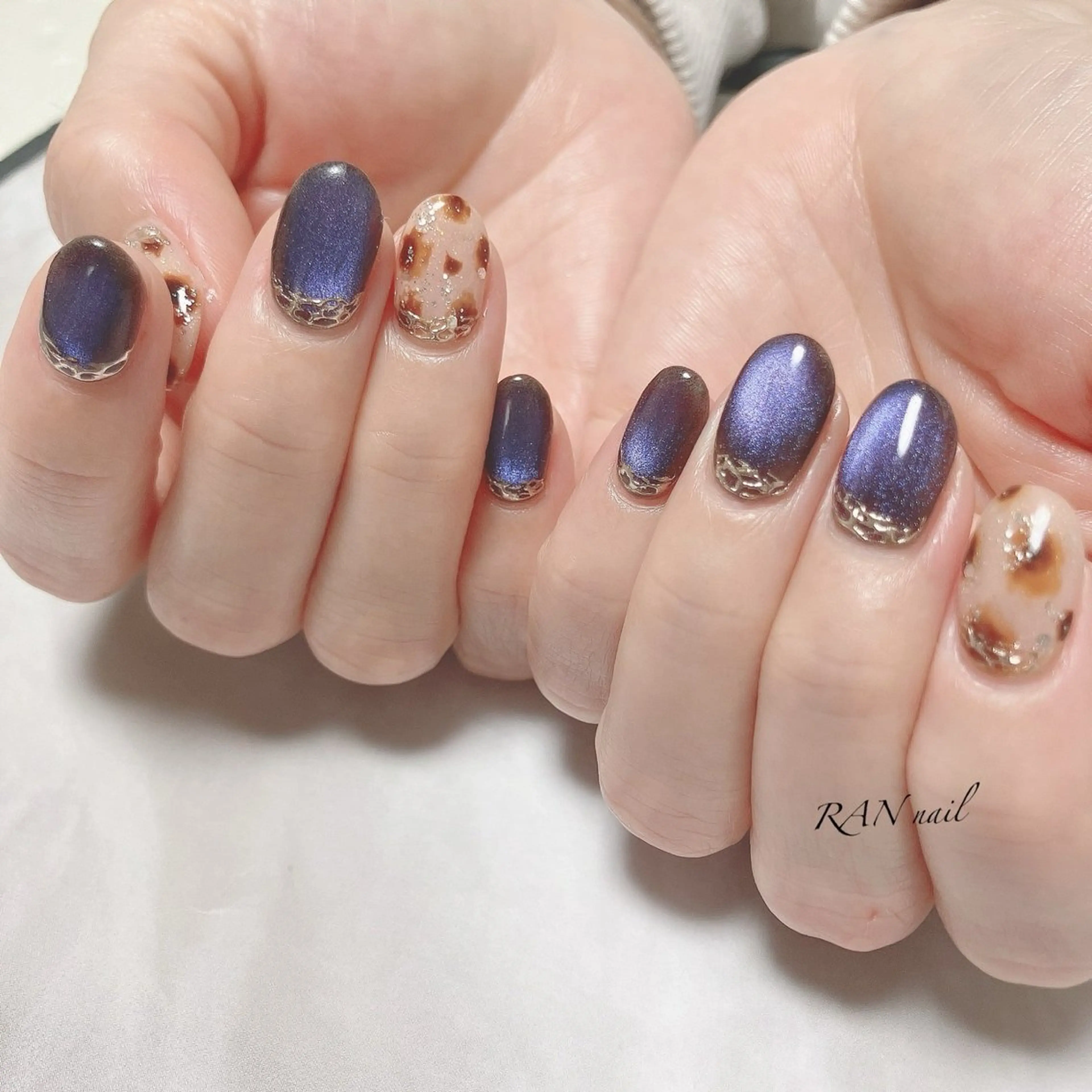 ネイル アニマル柄 ブルー マグネットネイル 冬ネイル ハンドネイル フットネイル RAN nailのネイルデザイン